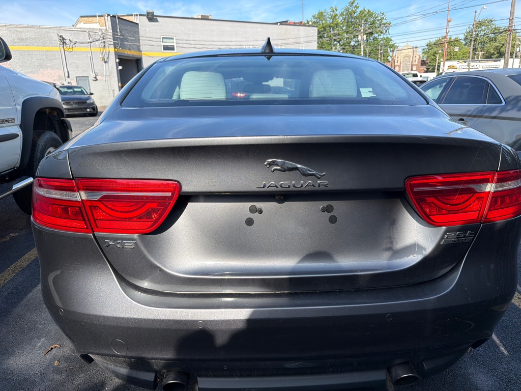 Photo 3 of 2018 Jaguar XE 25t Premium
