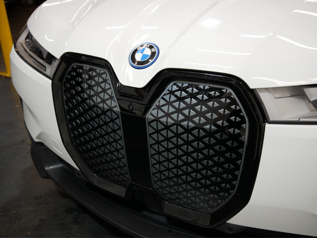 Photo 3 of 2024 BMW iX xDrive50