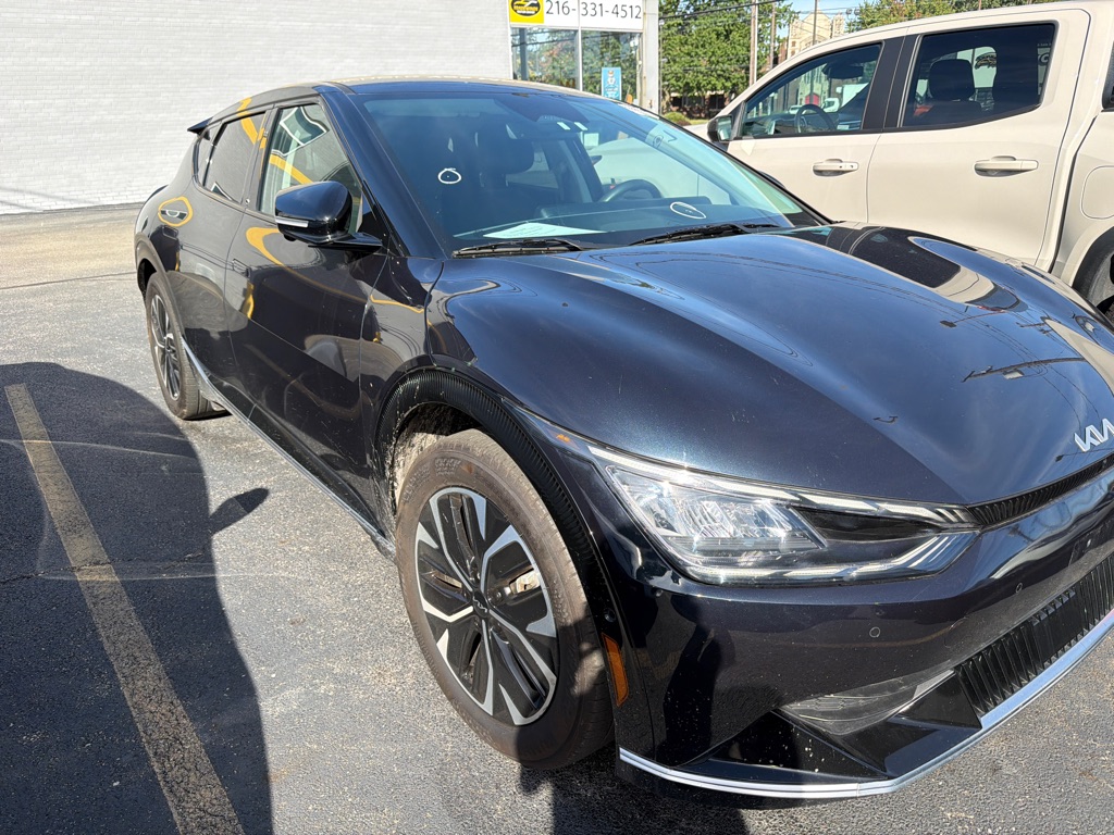Photo 2 of 2023 Kia EV6 Wind