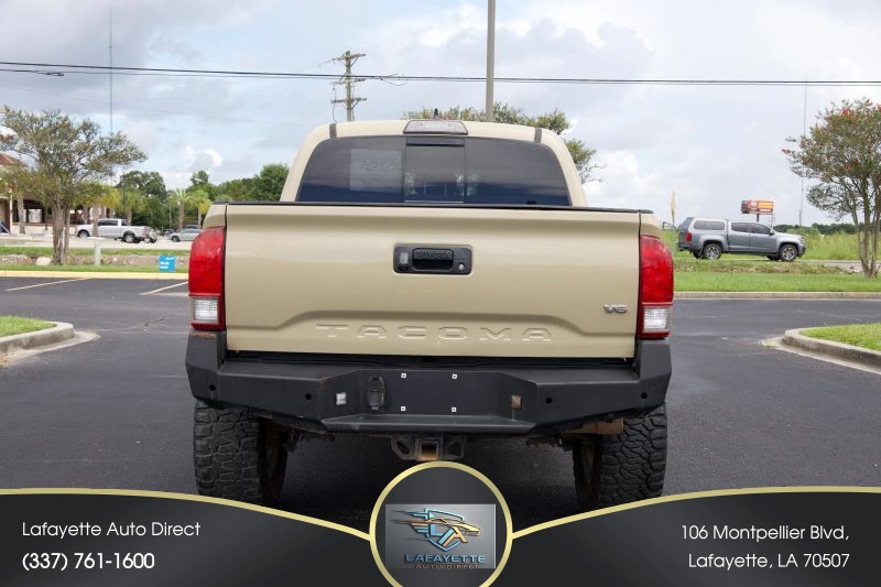 2017 Toyota Tacoma TRD Off-Road - Image 3