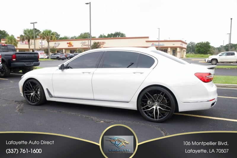Photo 2 of 2018 BMW 7 Series 750i
