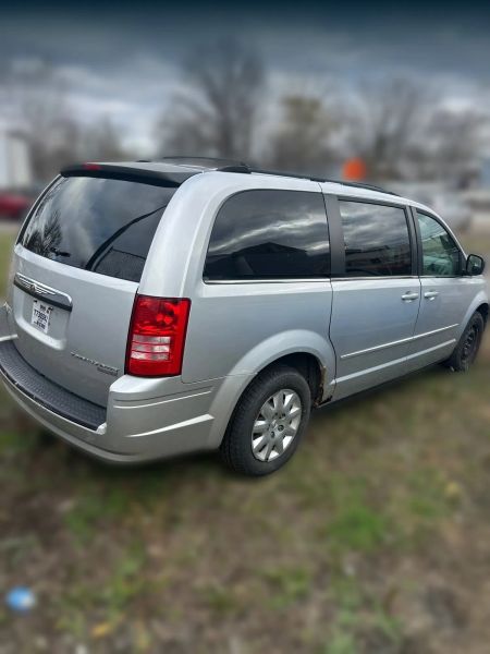 Photo 3 of 2010 Chrysler Town and Country LX
