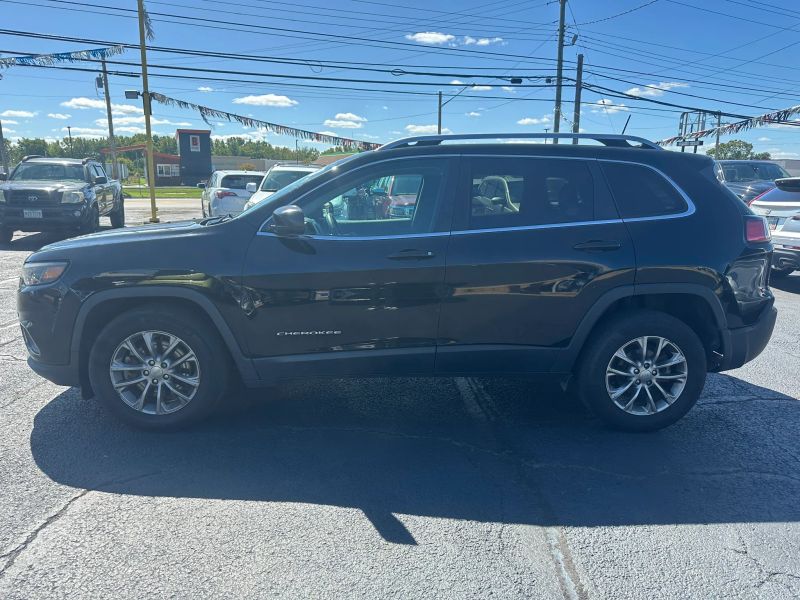 2019 Jeep Cherokee Latitude Plus - Image 4