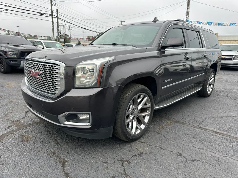2015 GMC Yukon XL Denali - Image 3