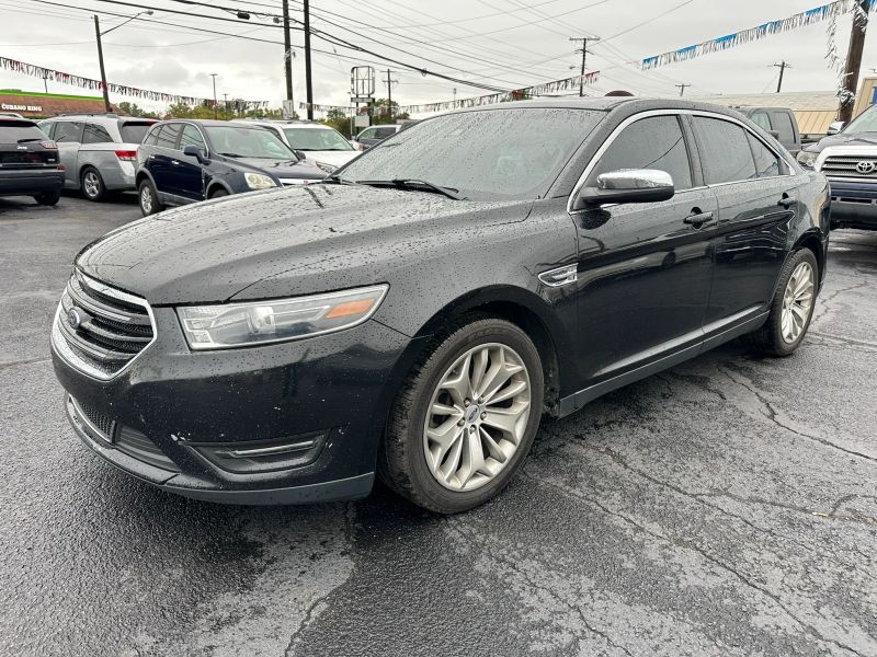 2019 Ford Taurus Limited - Image 3