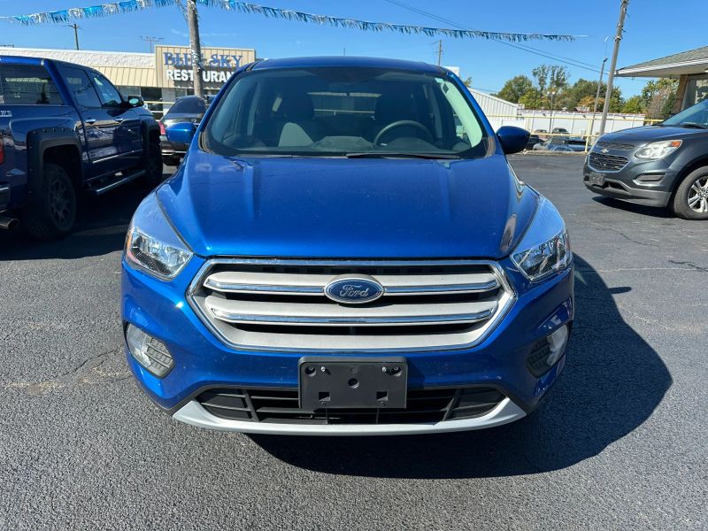 Photo 2 of 2019 Ford Escape SE