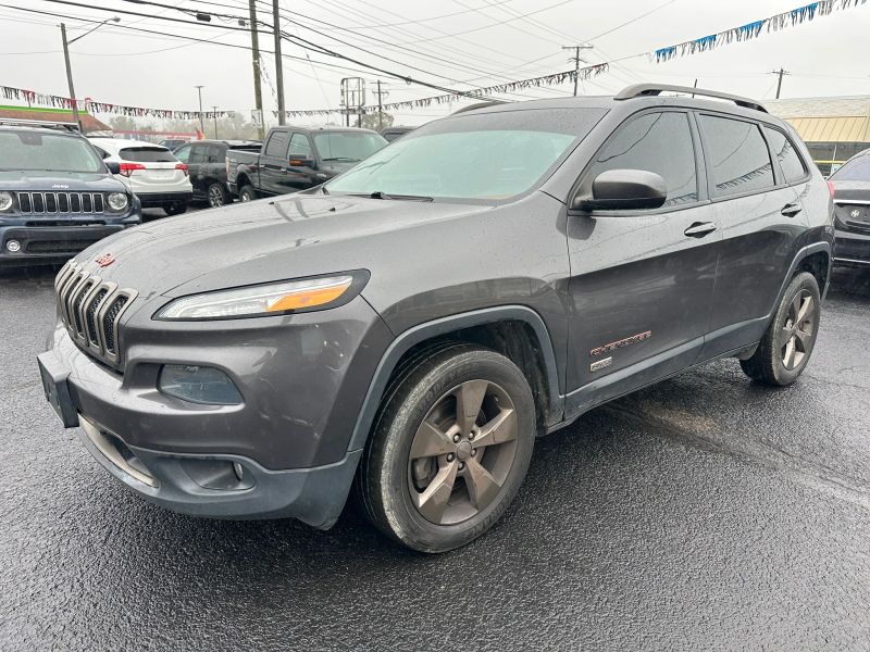 2017 Jeep Cherokee Latitude - Image 3
