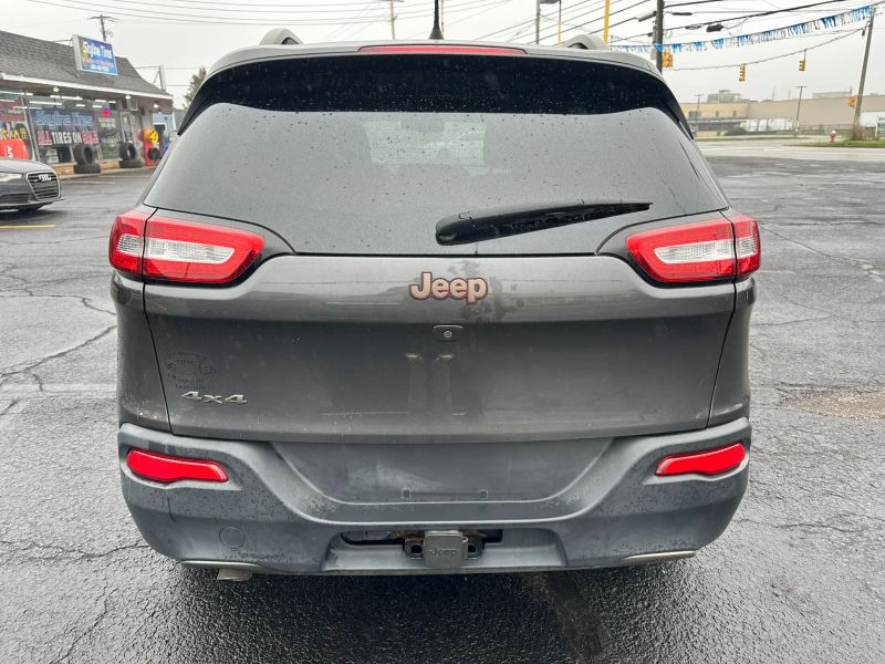 2017 Jeep Cherokee Latitude - Image 5