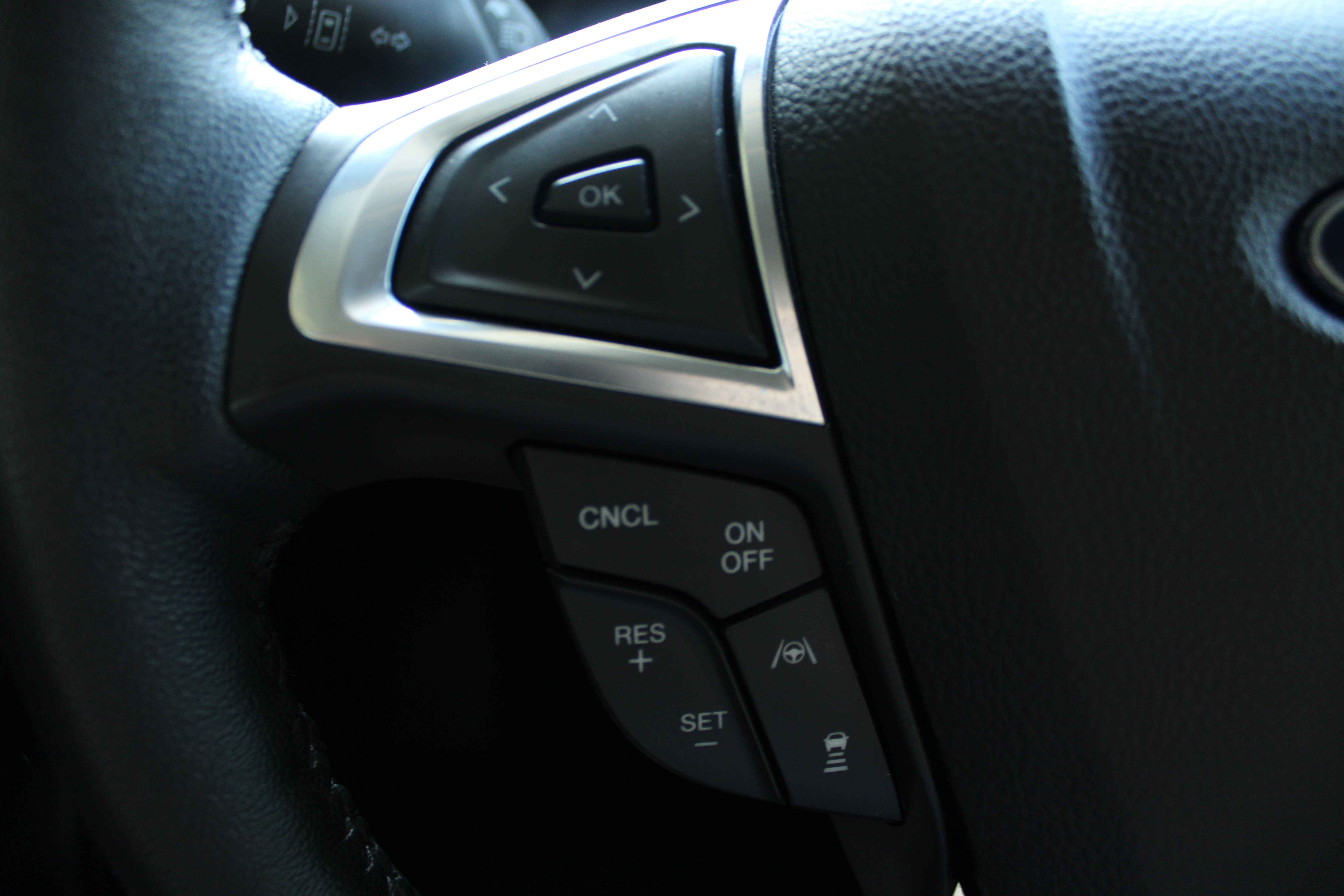2022 Ford Edge SEL - Image 4