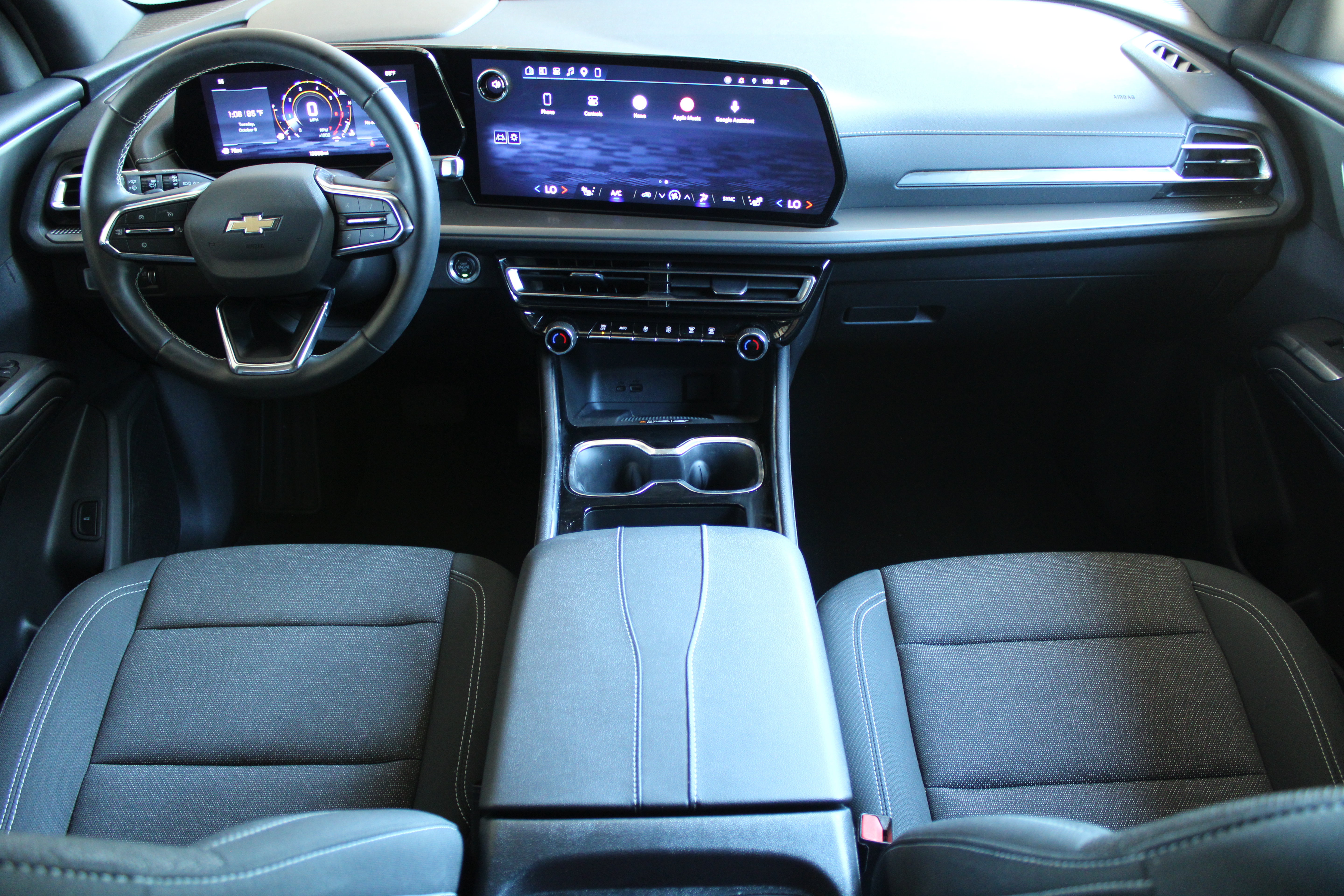 2026 Chevrolet Traverse LT - Image 2