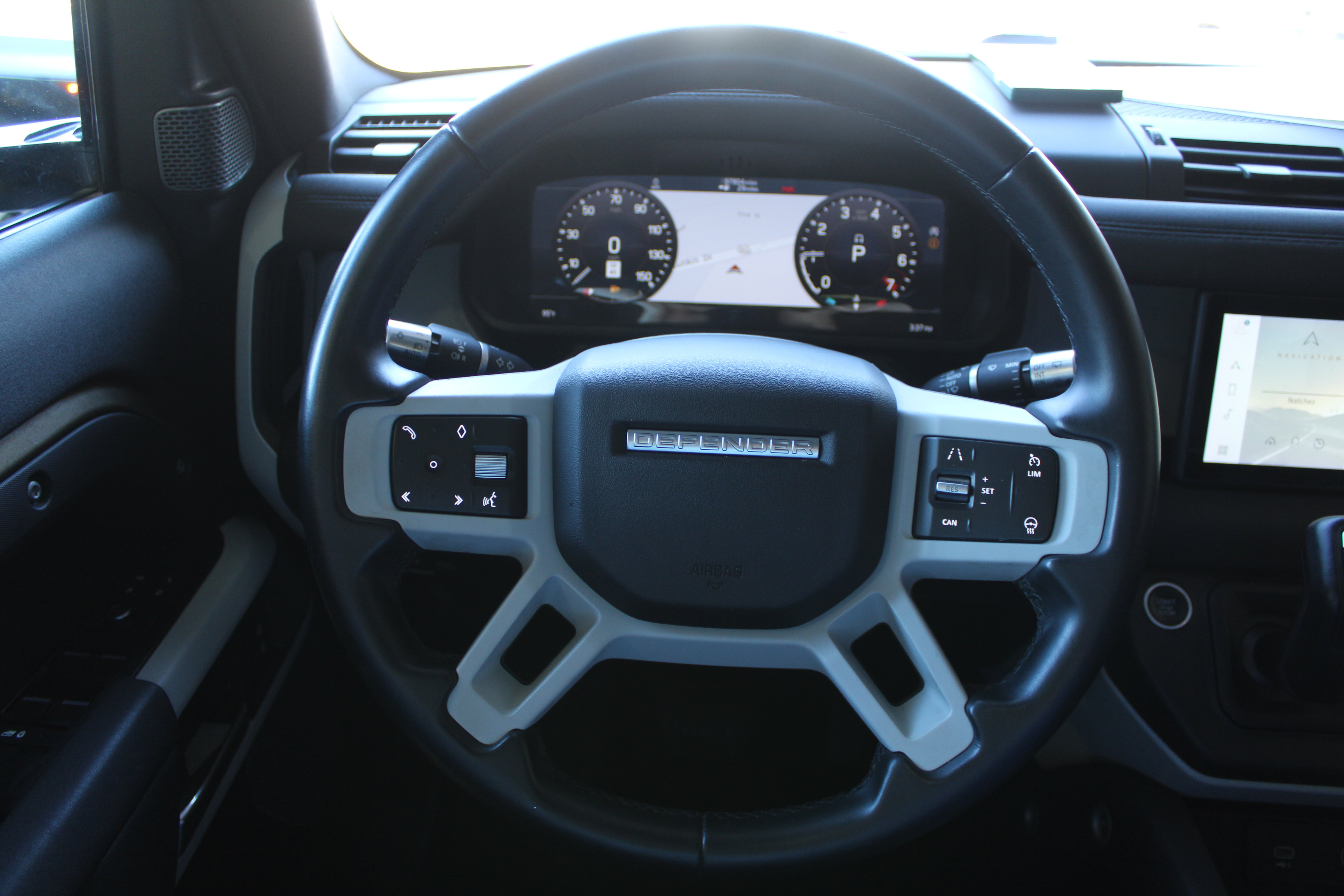 Photo 4 of 2020 Land Rover Defender 110 SE