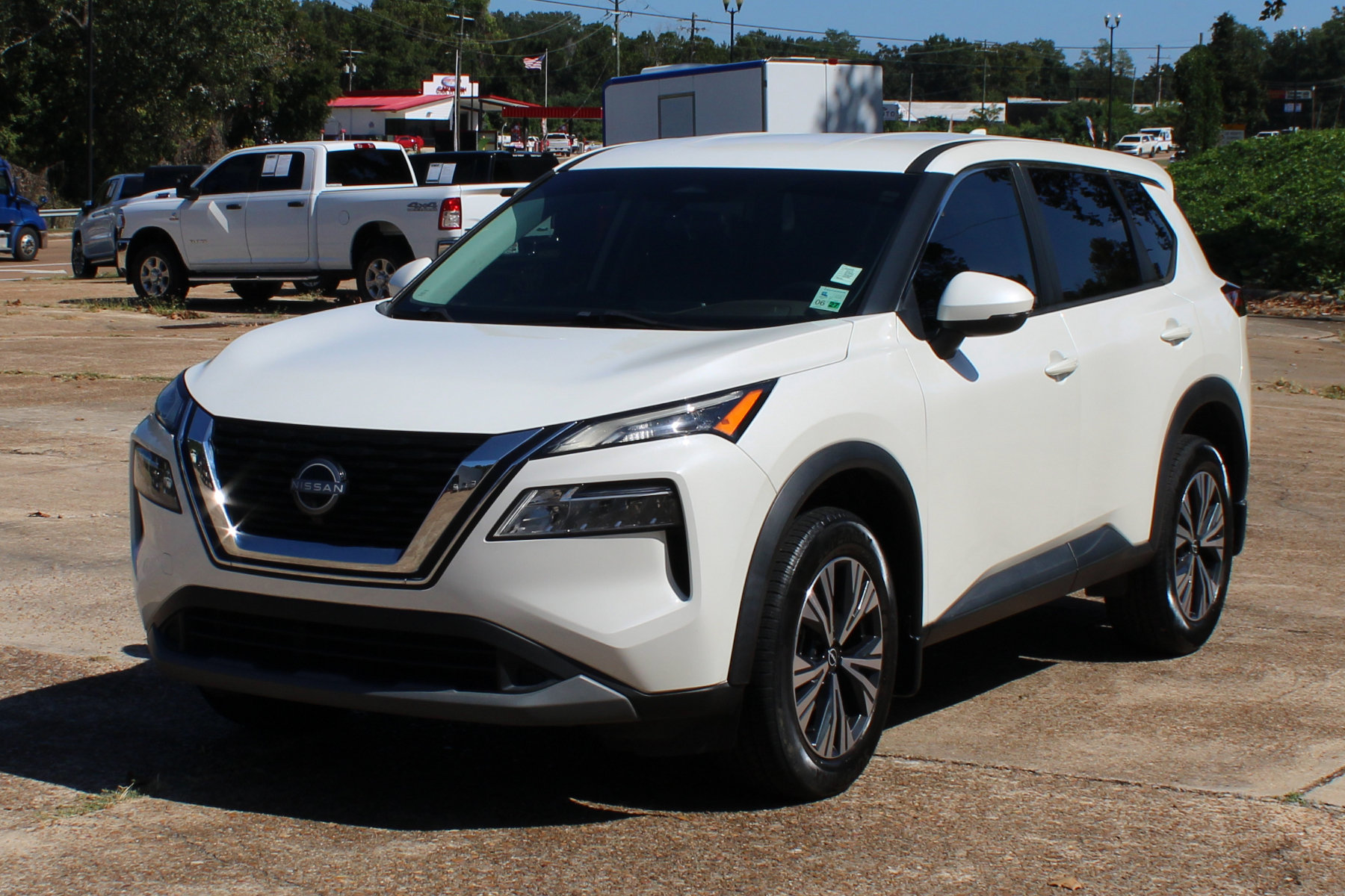 Photo 1 of 2022 Nissan Rogue SV
