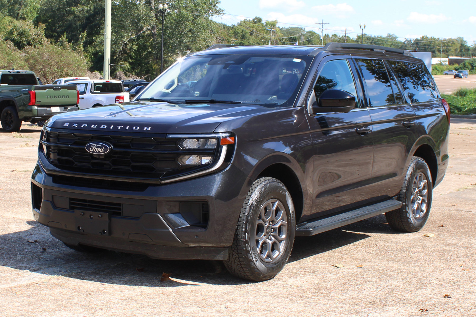 Photo 1 of 2025 Ford Expedition Active