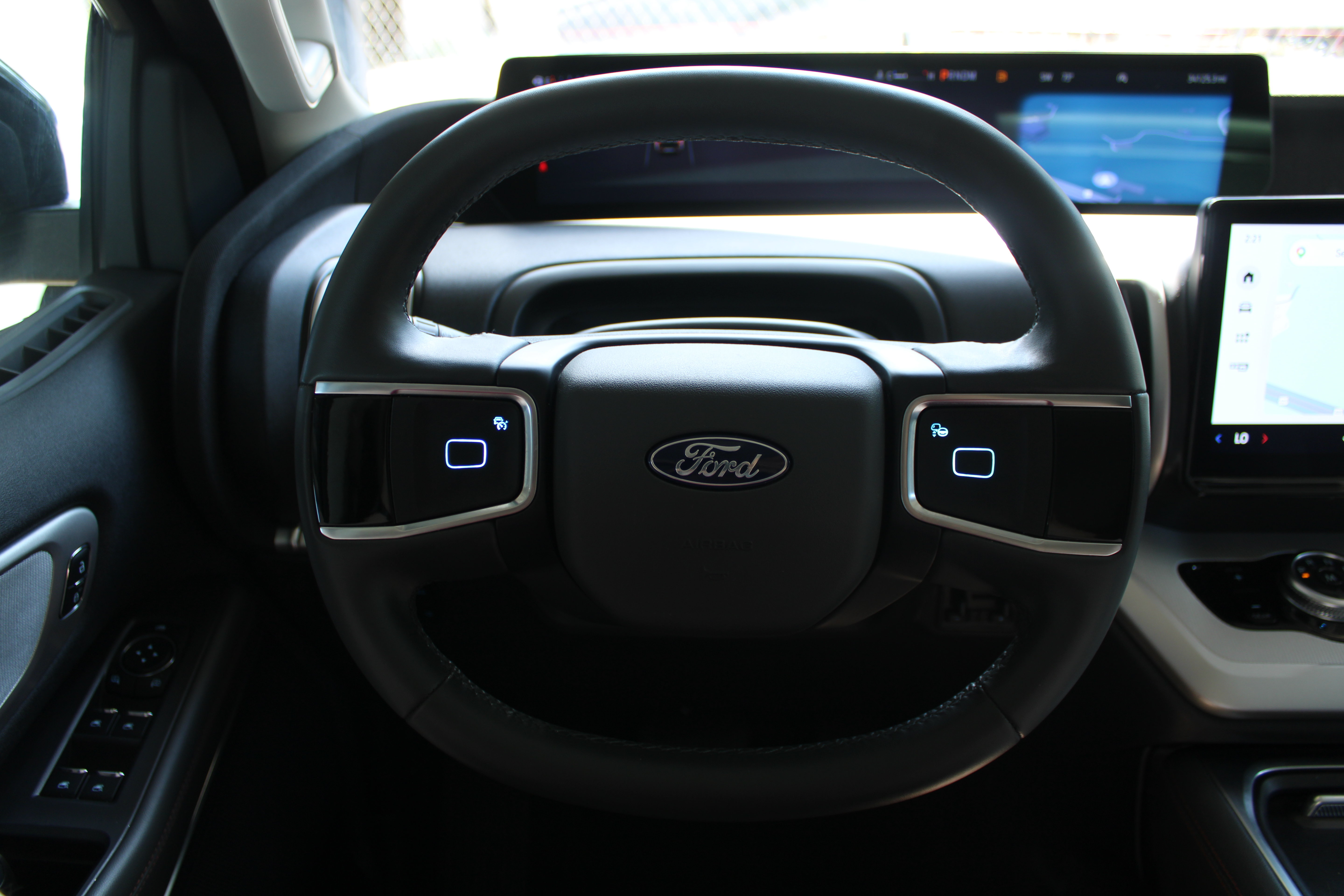 Photo 4 of 2025 Ford Expedition Active