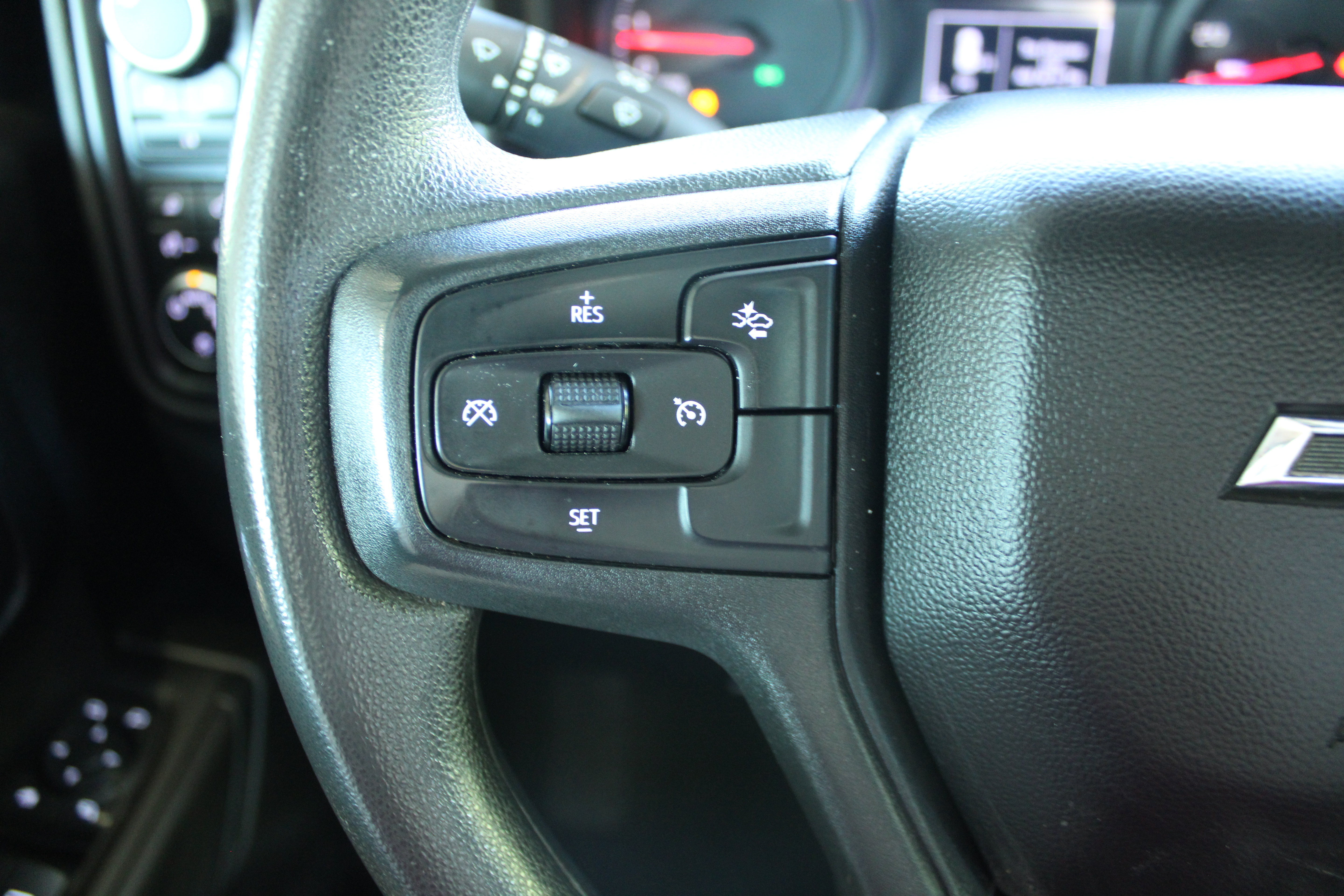 2025 Chevrolet Silverado 2500HD Custom - Image 5