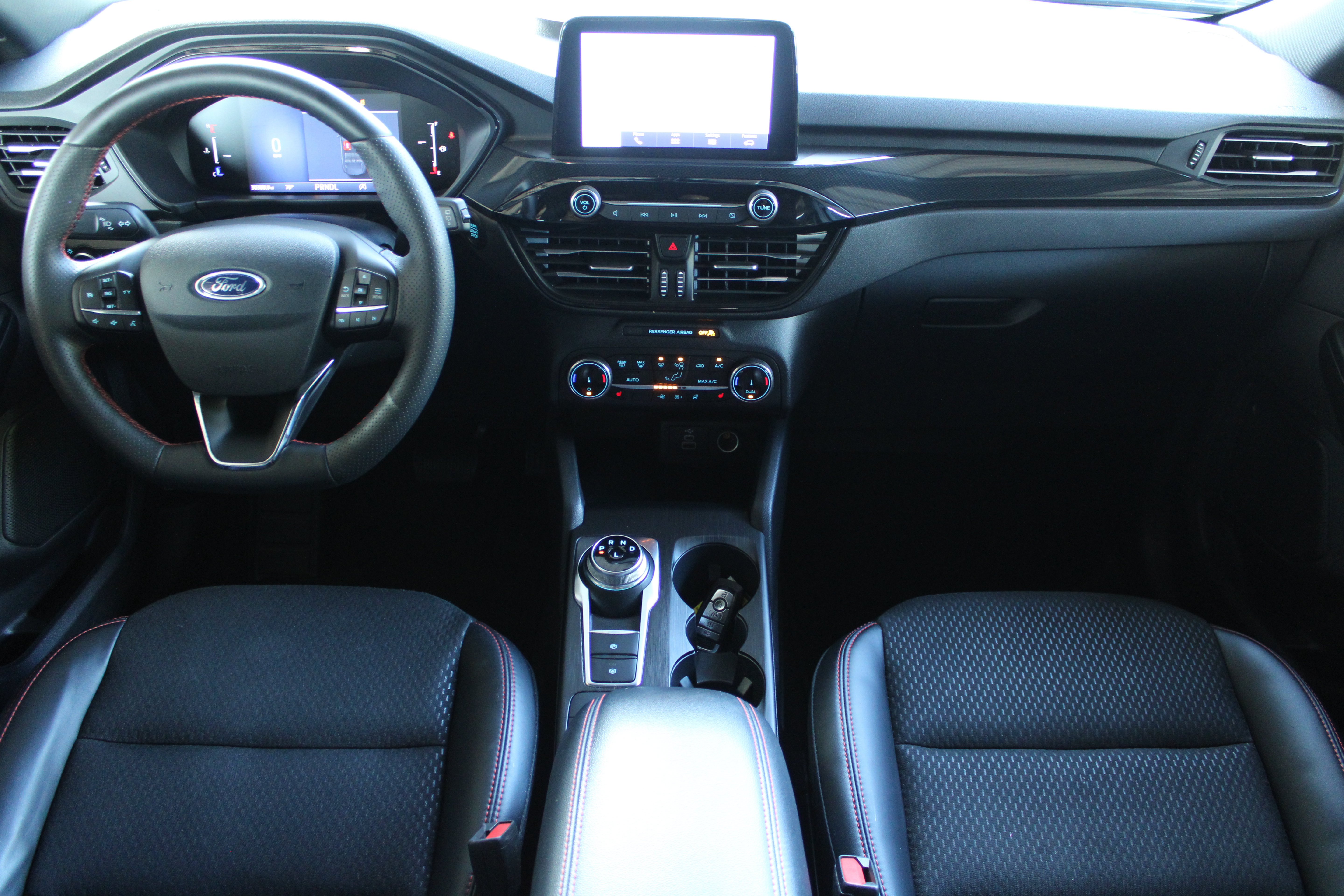 2025 Ford Escape ST-Line Select - Image 2