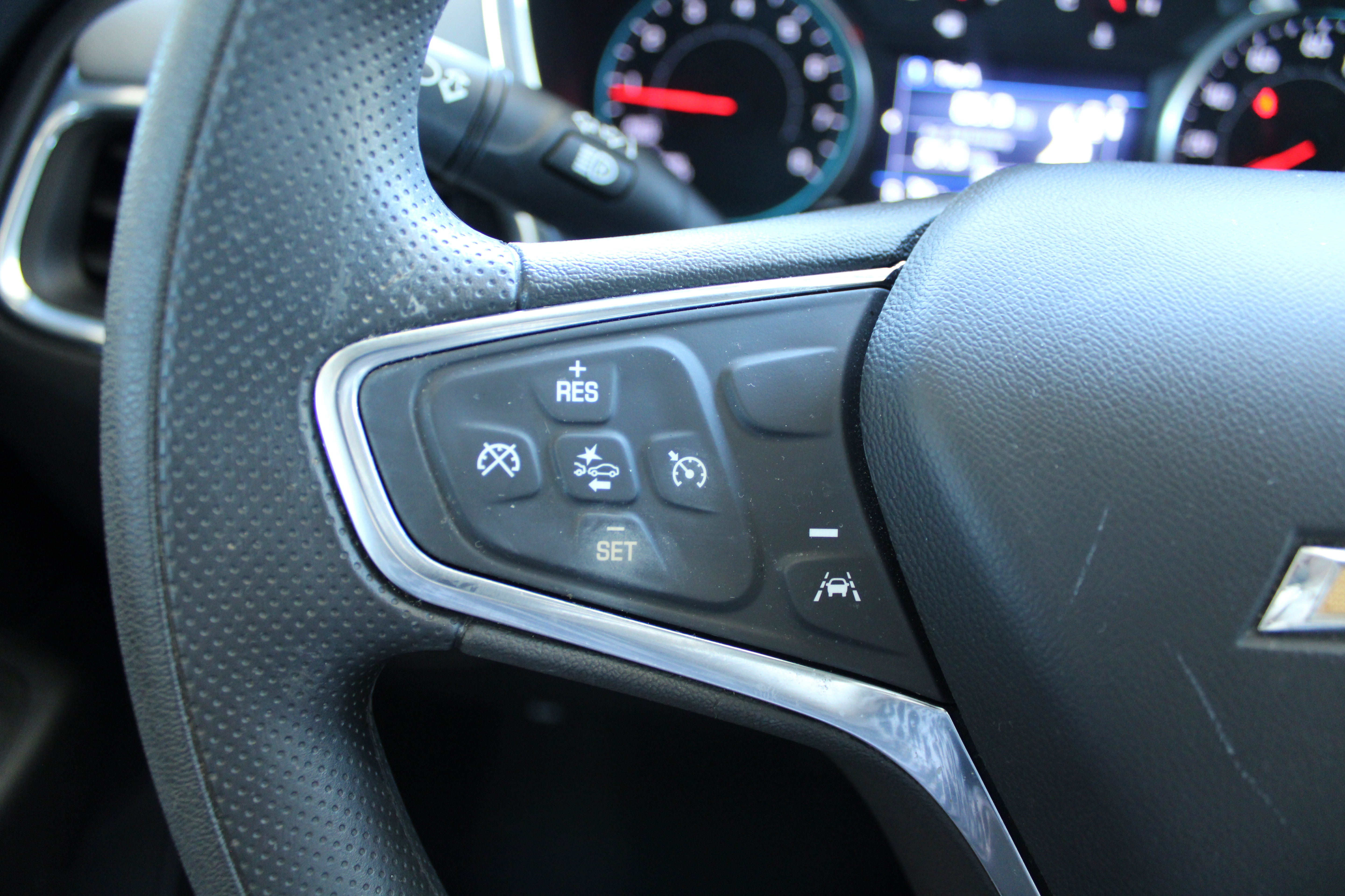 2024 Chevrolet Equinox LS - Image 3