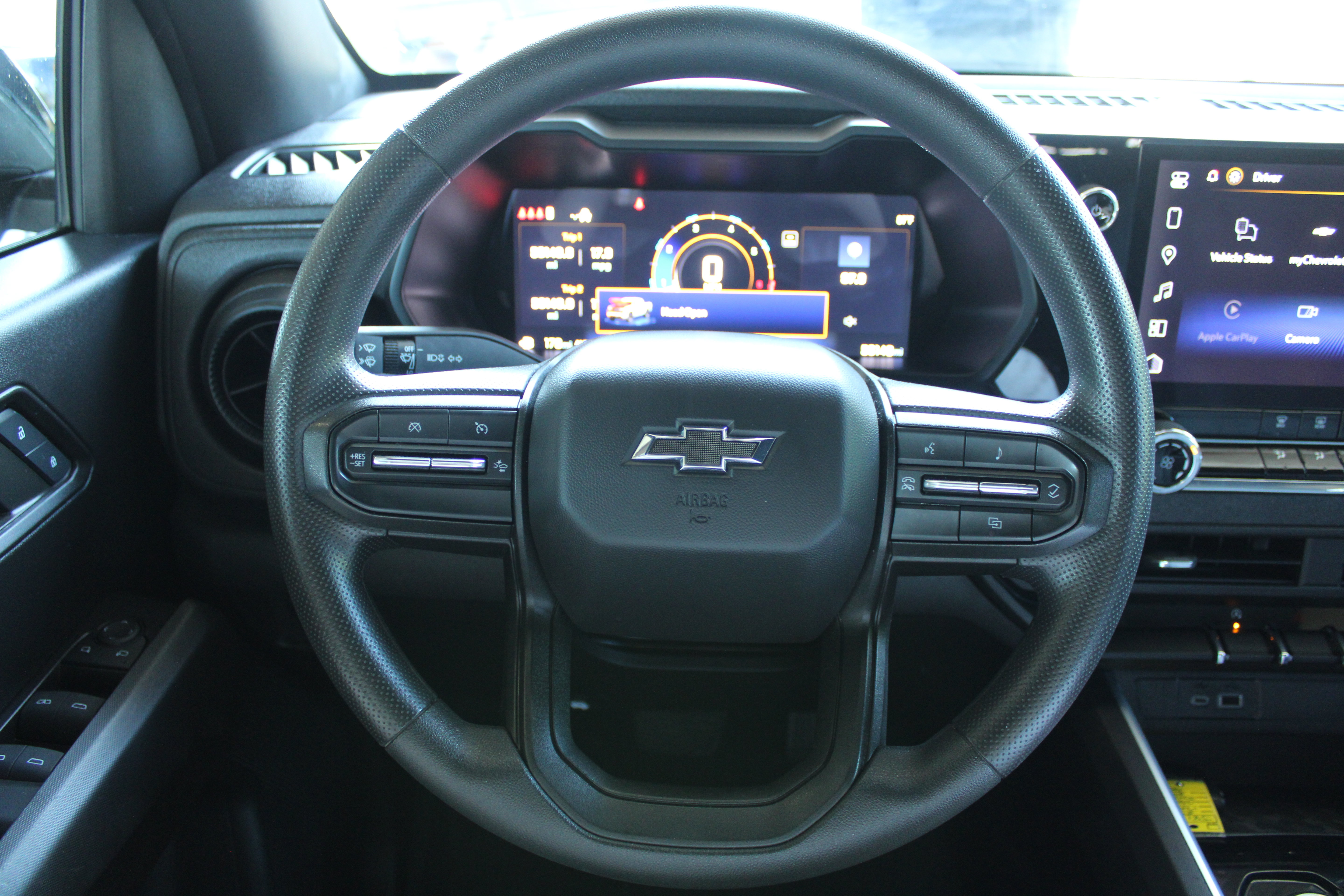 2024 Chevrolet Colorado Trail Boss - Image 3