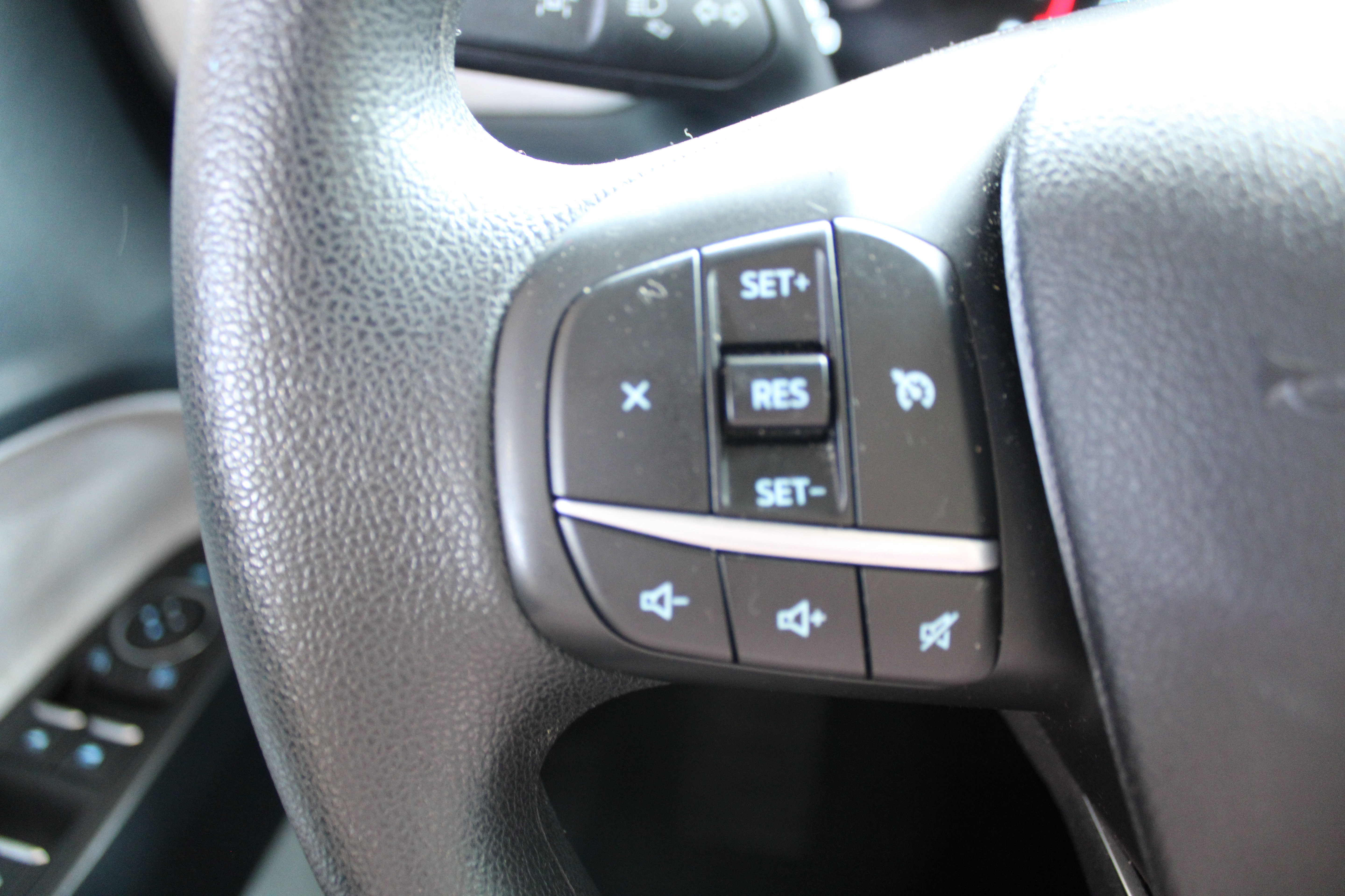 2022 Ford Maverick XLT - Image 5