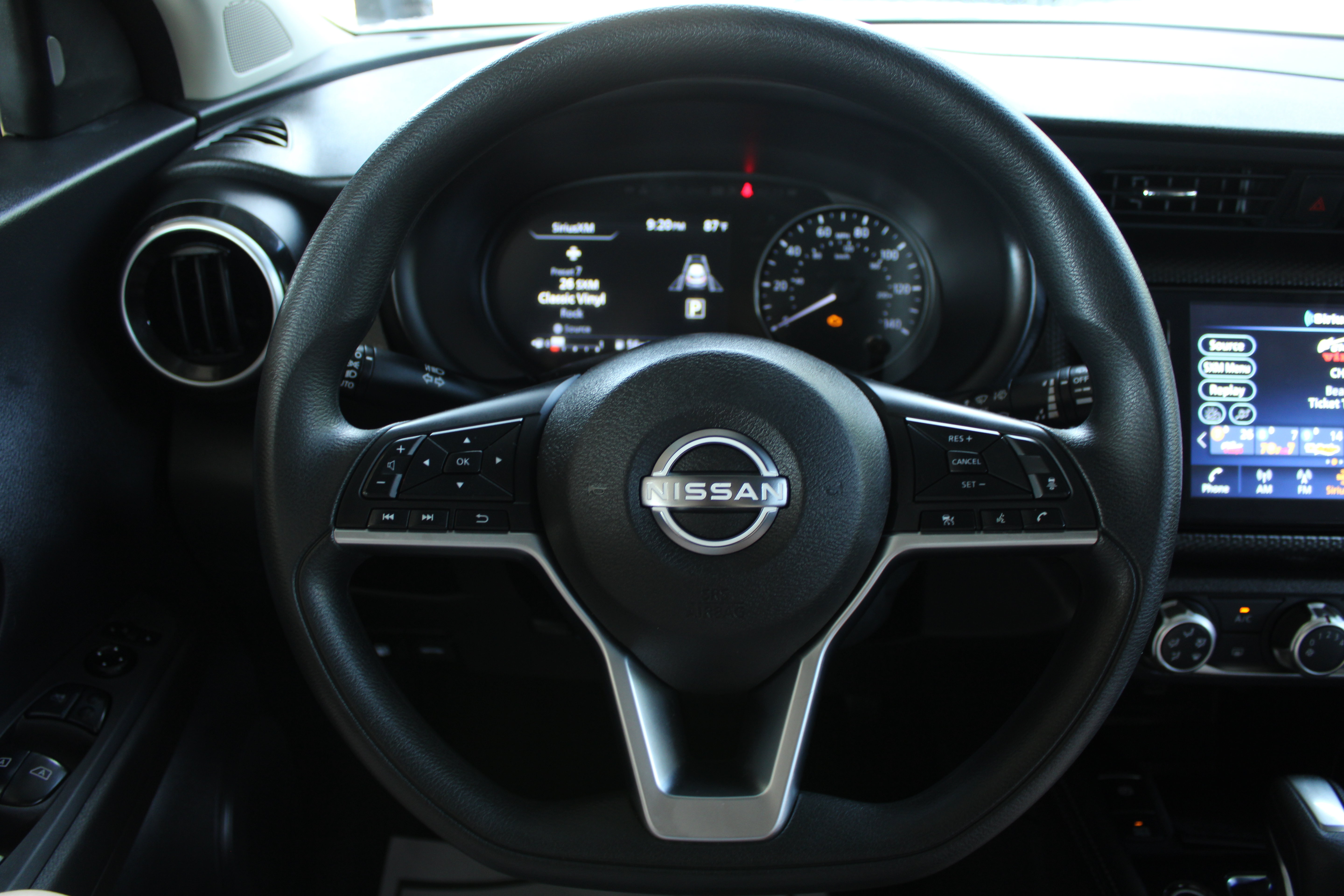 Photo 4 of 2024 Nissan Kicks SV