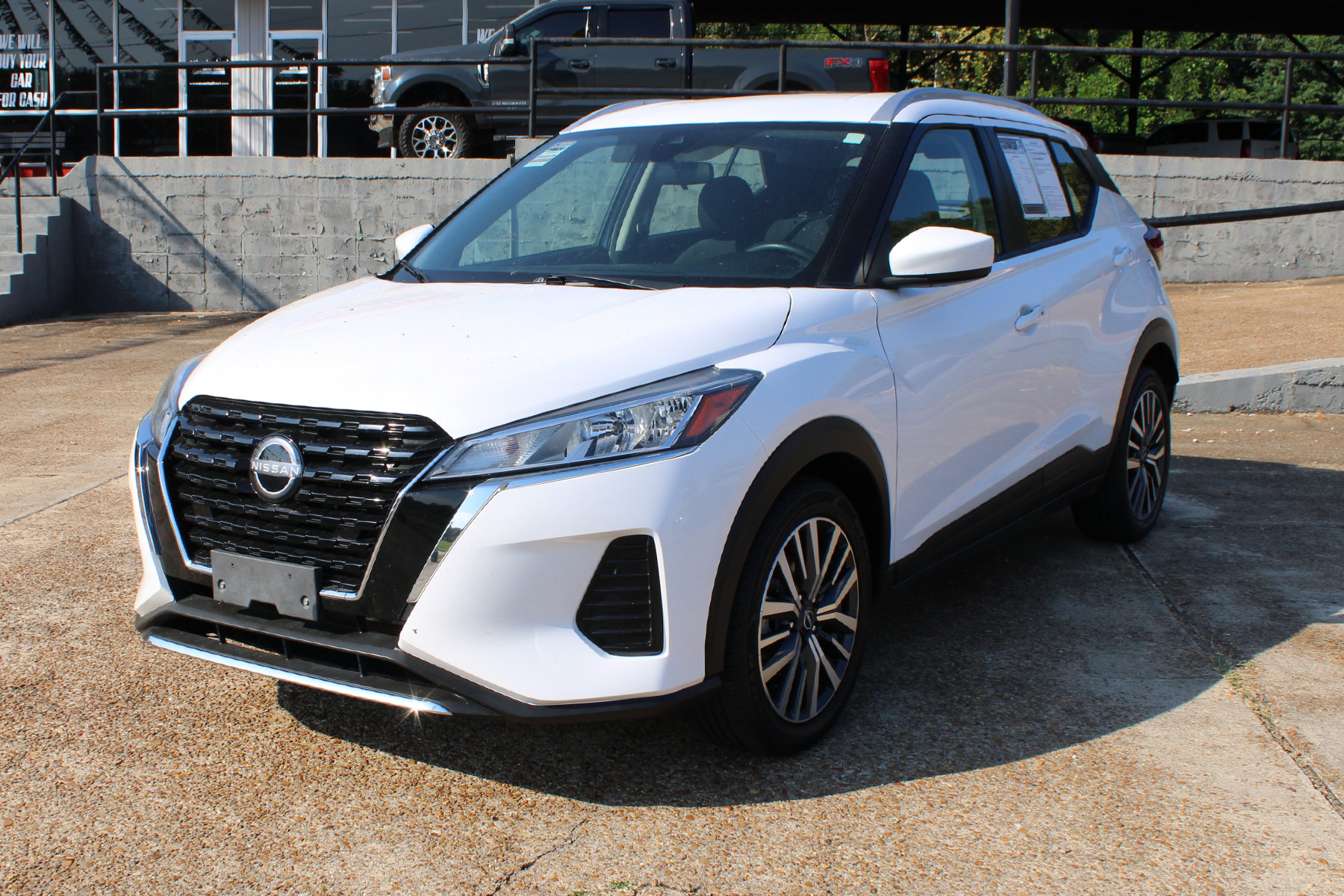 Photo 1 of 2024 Nissan Kicks SV