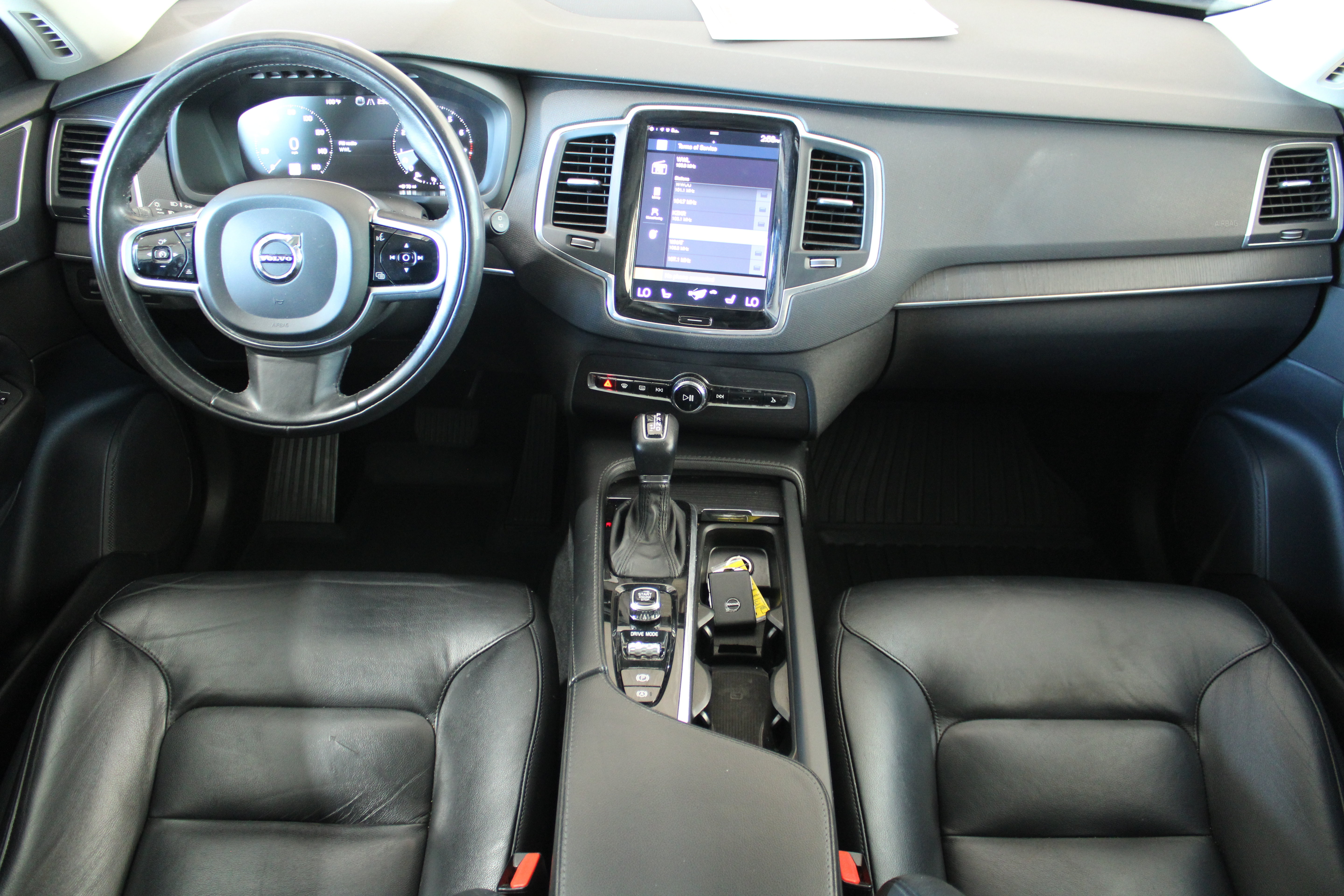 2020 Volvo XC90 T5 Momentum - Image 2
