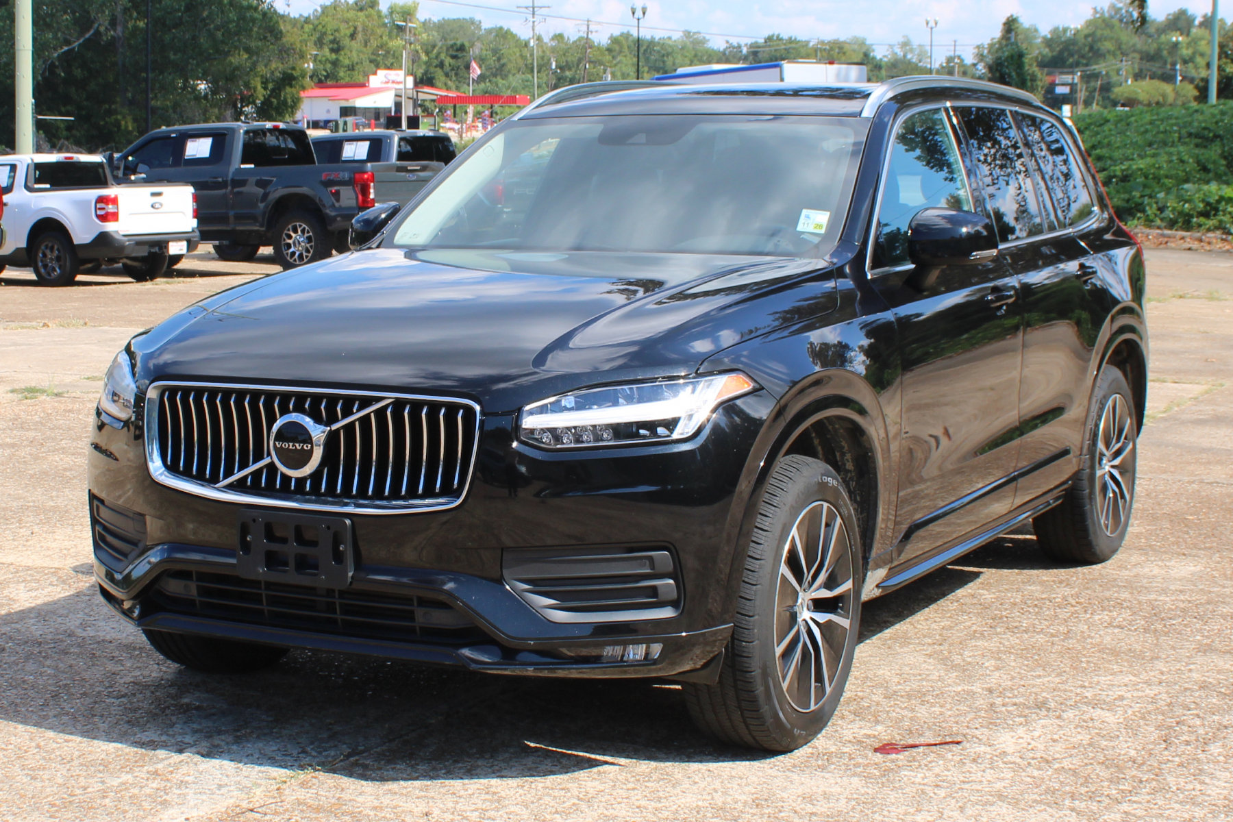 2020 Volvo XC90 T5 Momentum - Main Image
