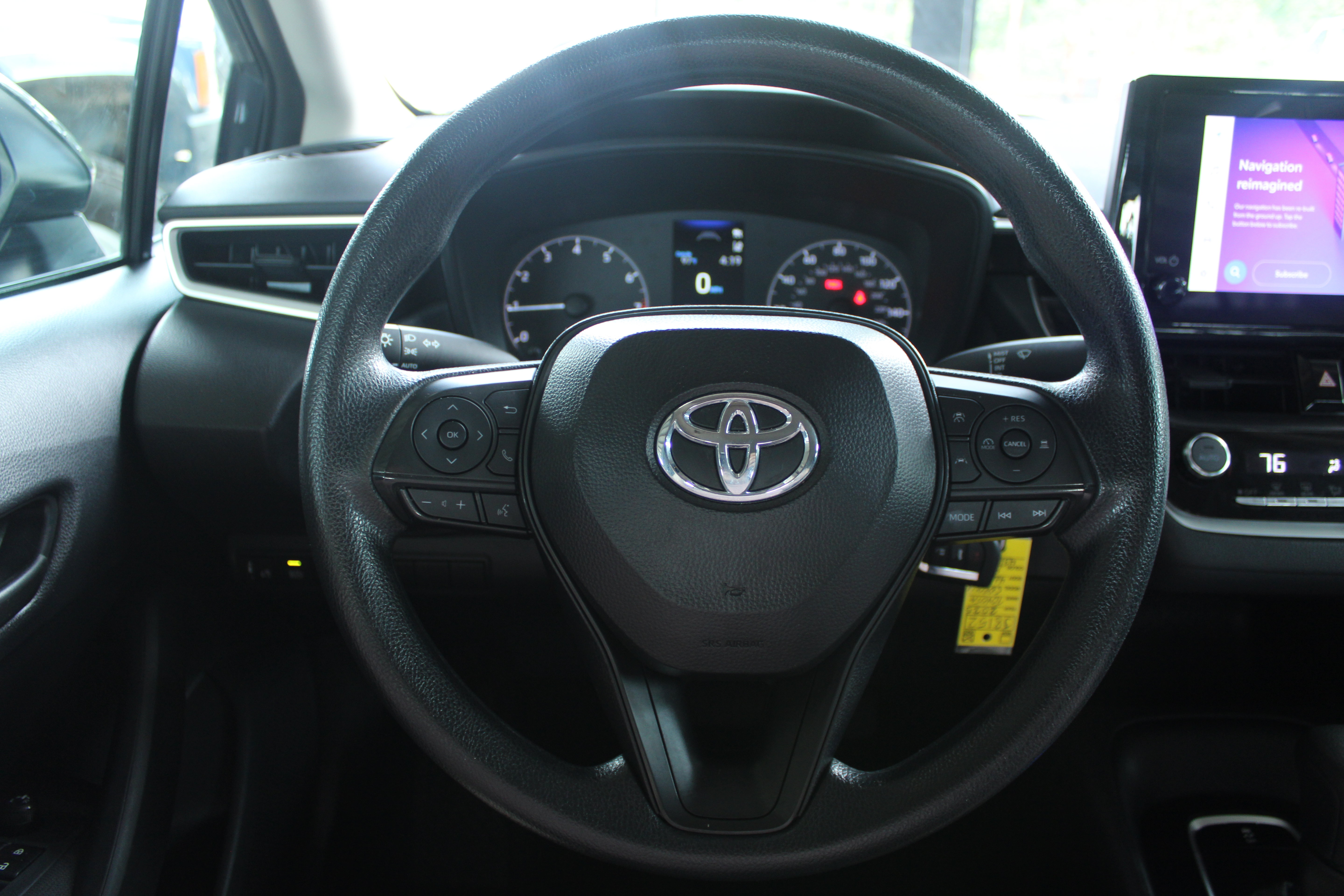 Photo 4 of 2025 Toyota Corolla LE