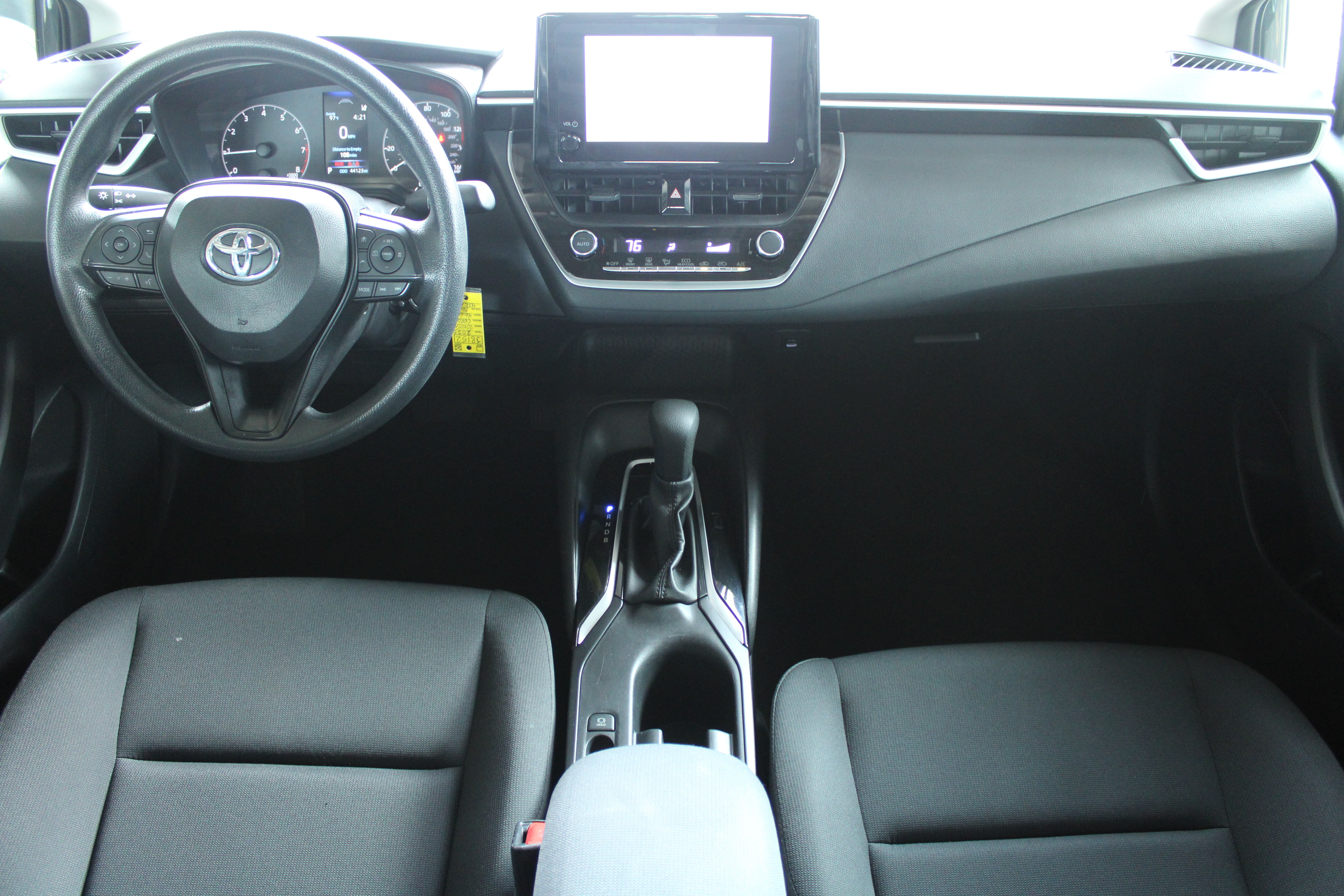 Photo 2 of 2025 Toyota Corolla LE
