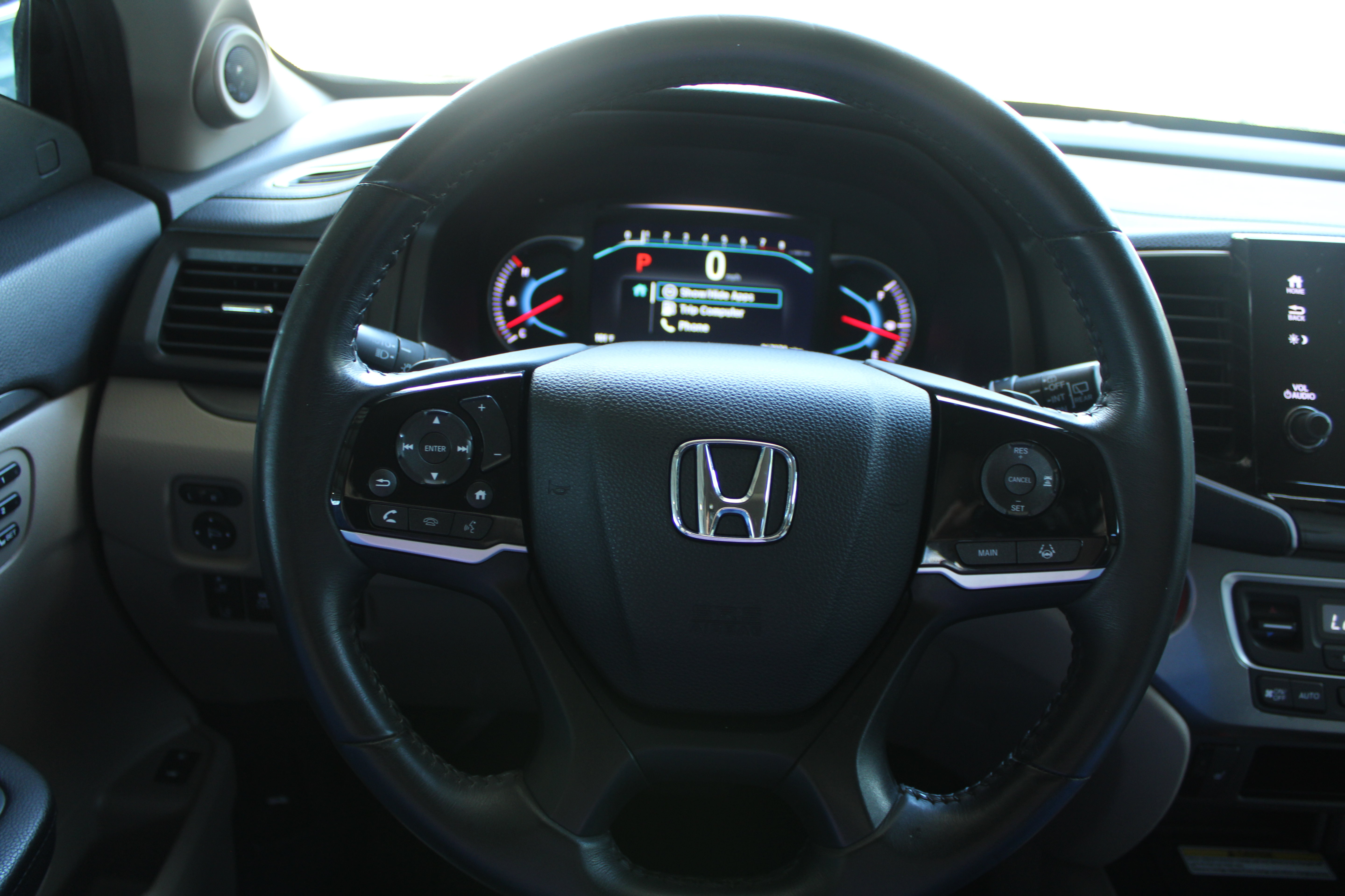 2022 Honda Pilot Special Edition - Image 4