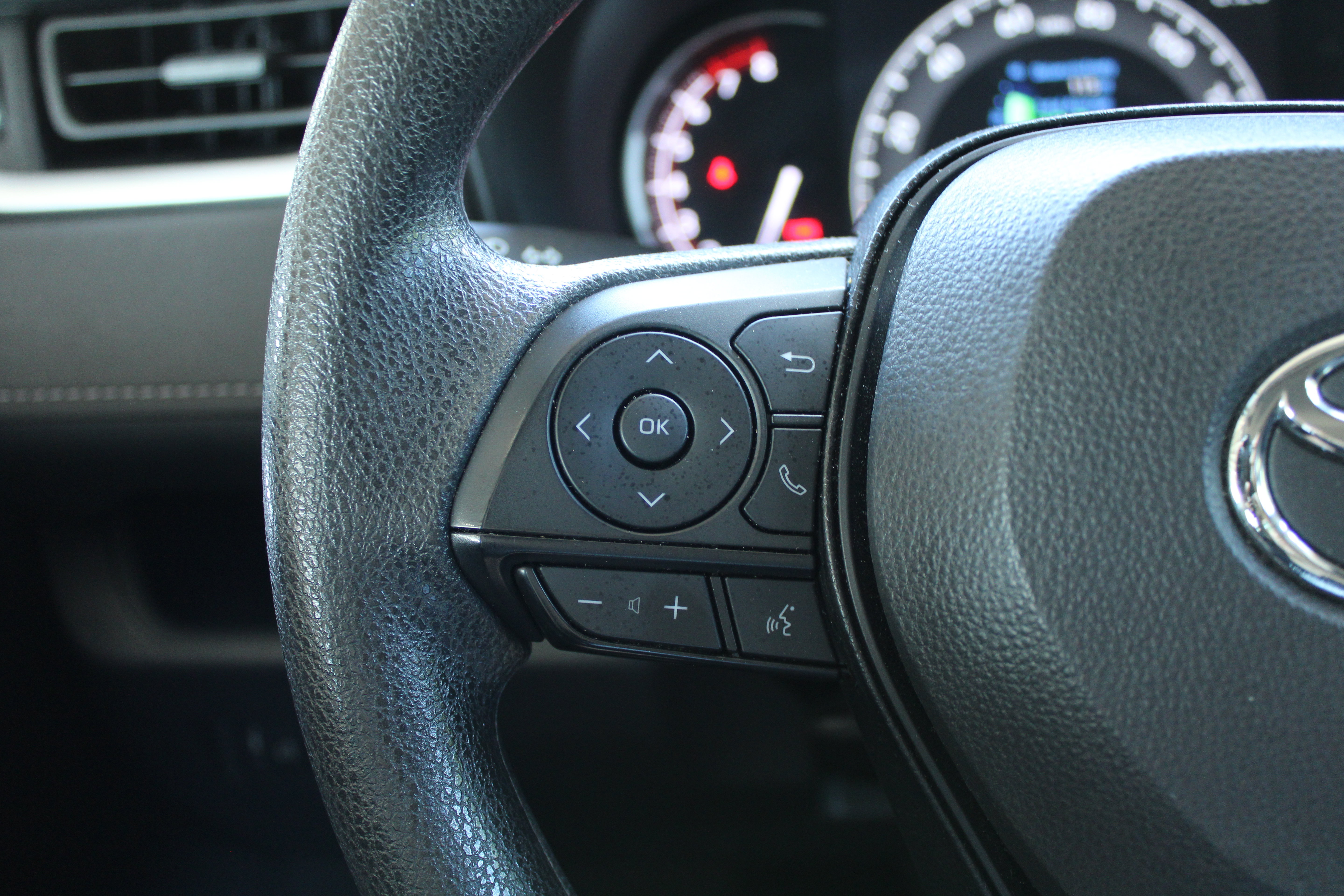 Photo 5 of 2025 Toyota RAV4 XLE