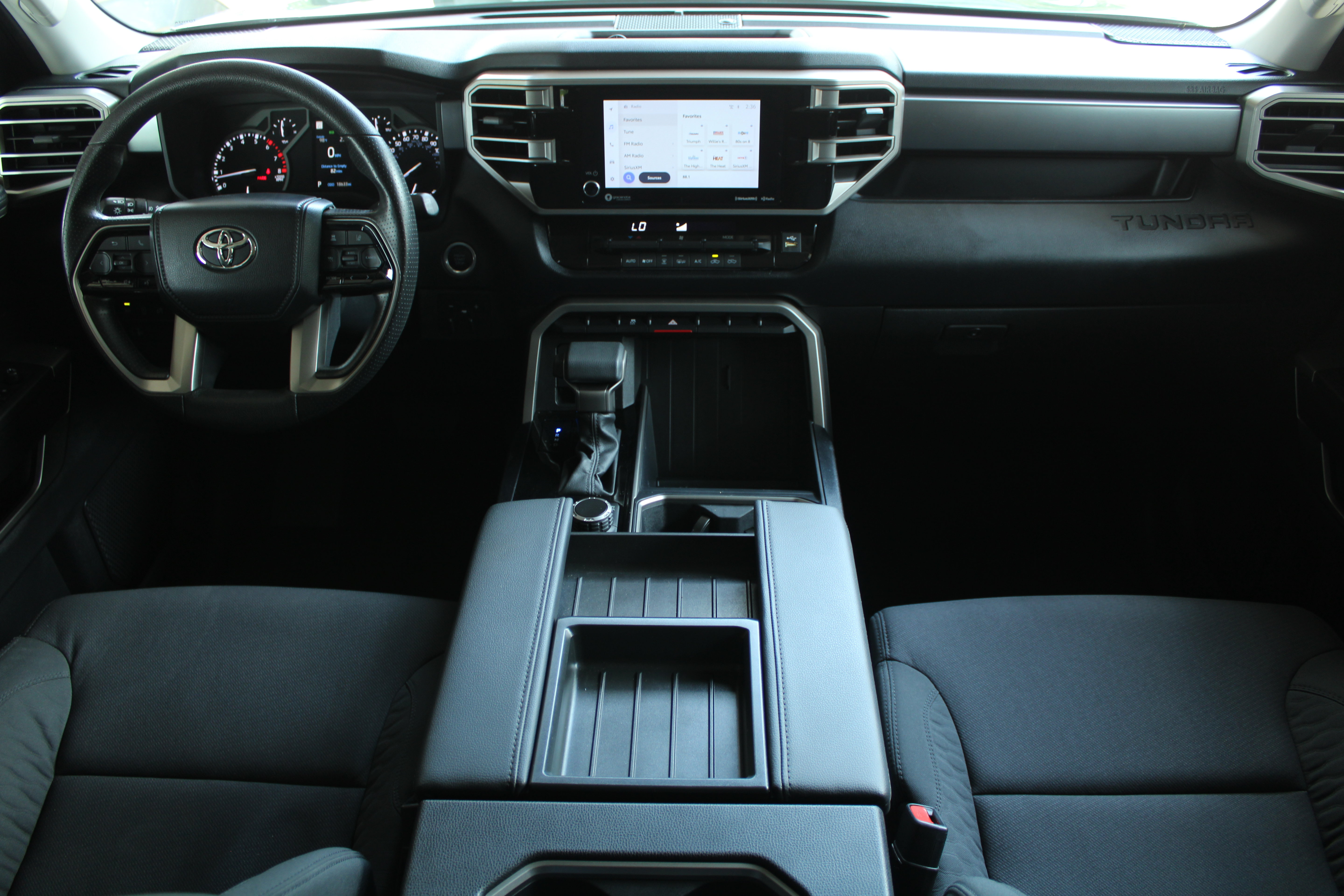Photo 2 of 2023 Toyota Tundra SR5