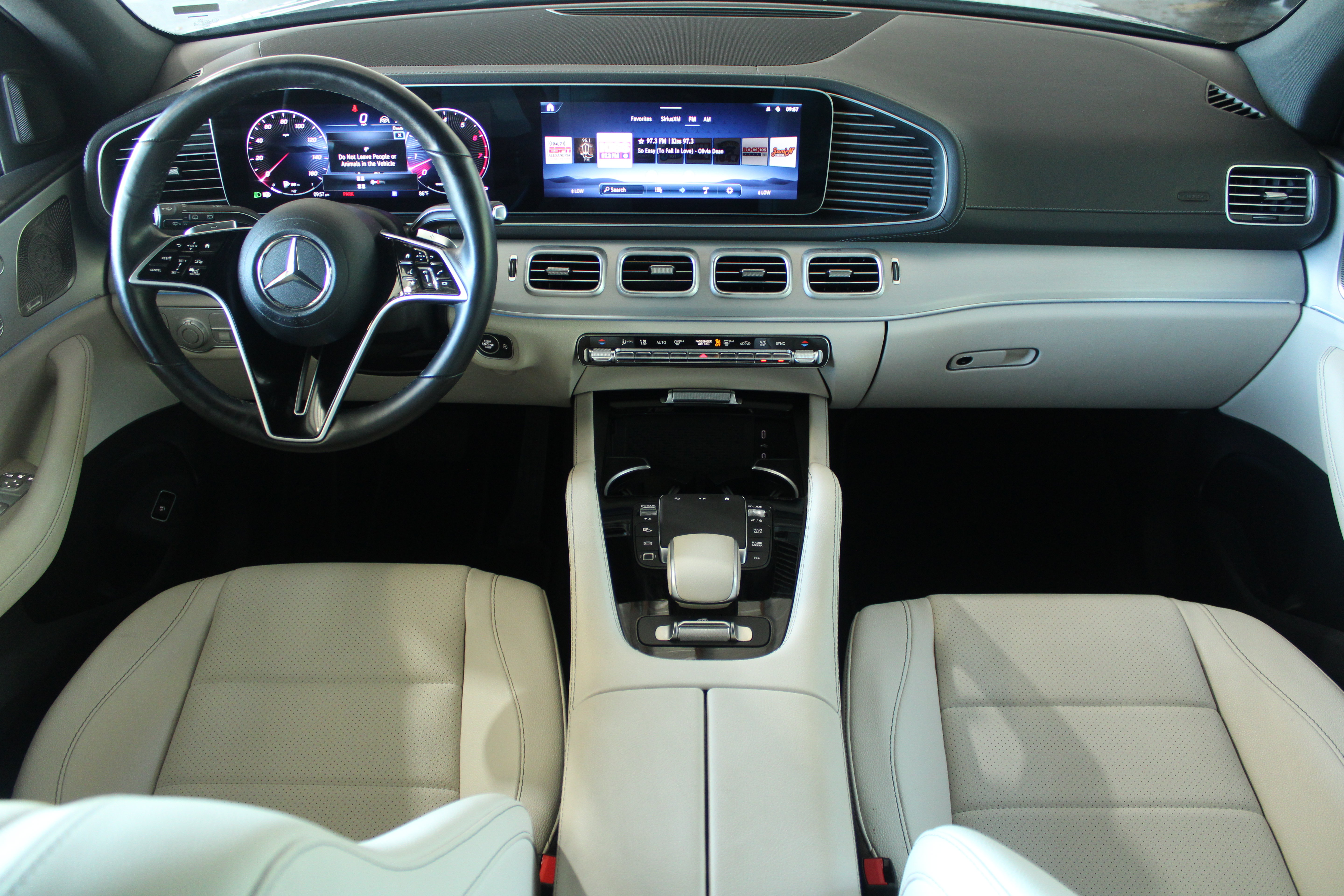 Photo 2 of 2025 Mercedes-Benz GLS GLS 450