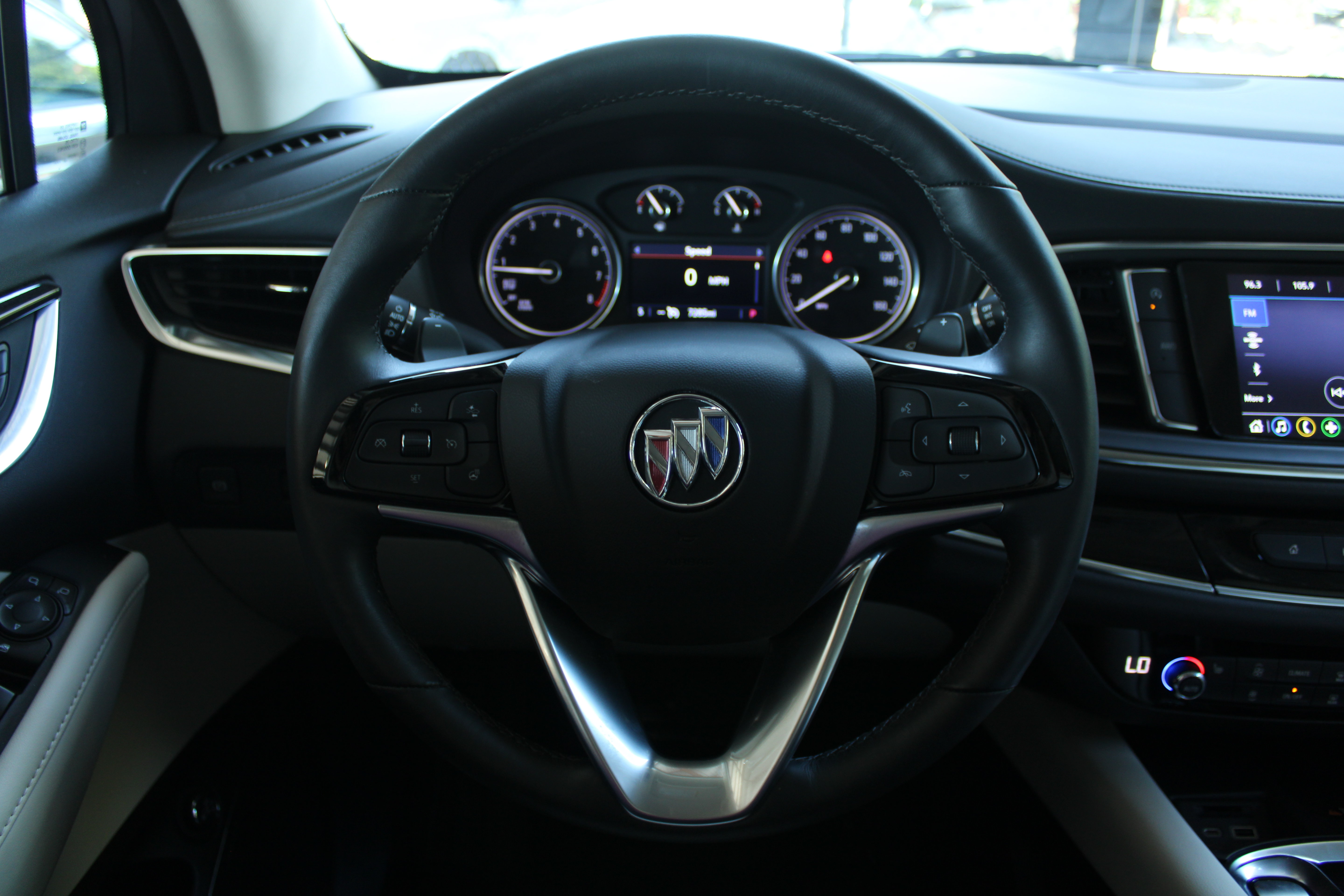 2024 Buick Enclave Essence - Image 4