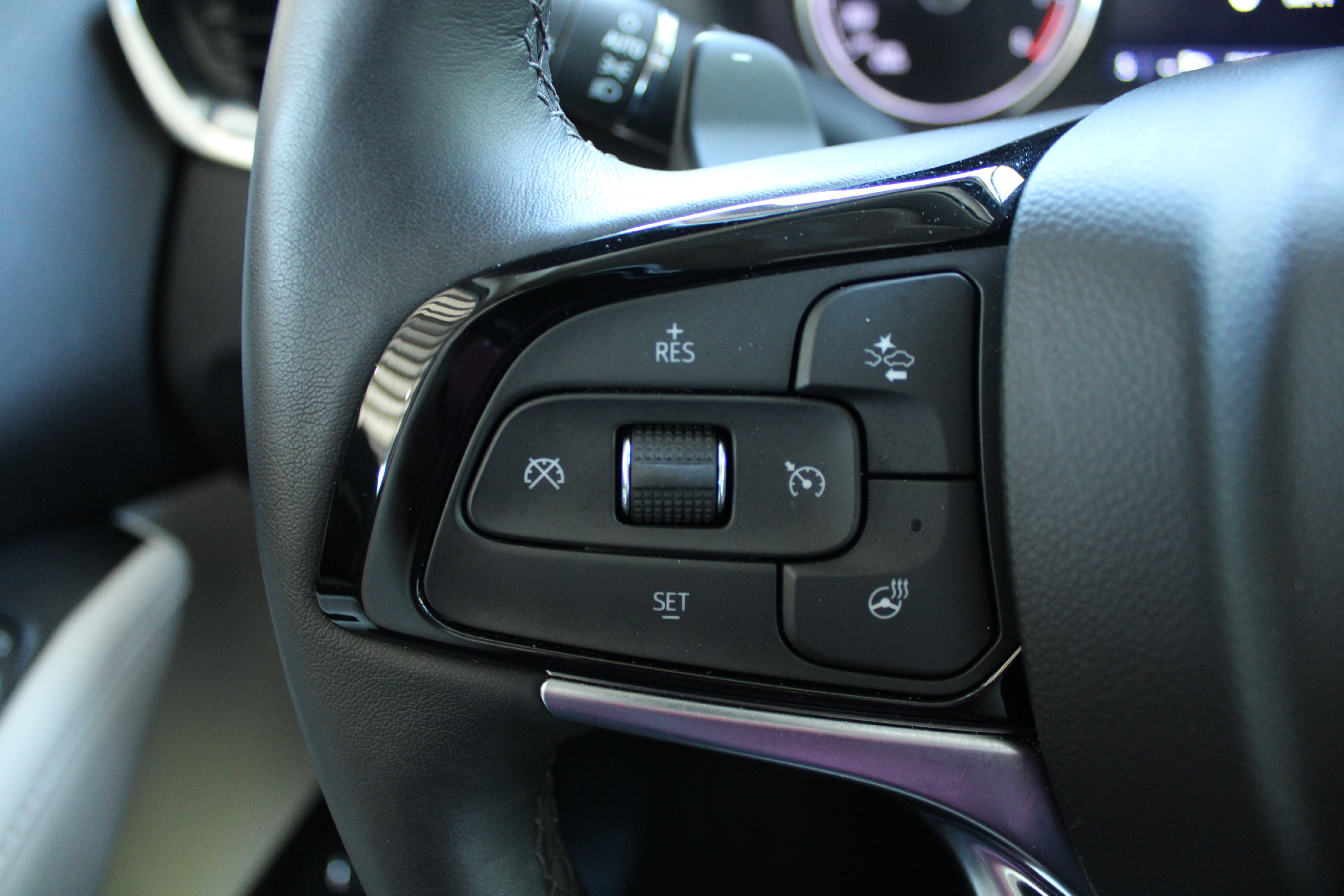 2024 Buick Enclave Essence - Image 5