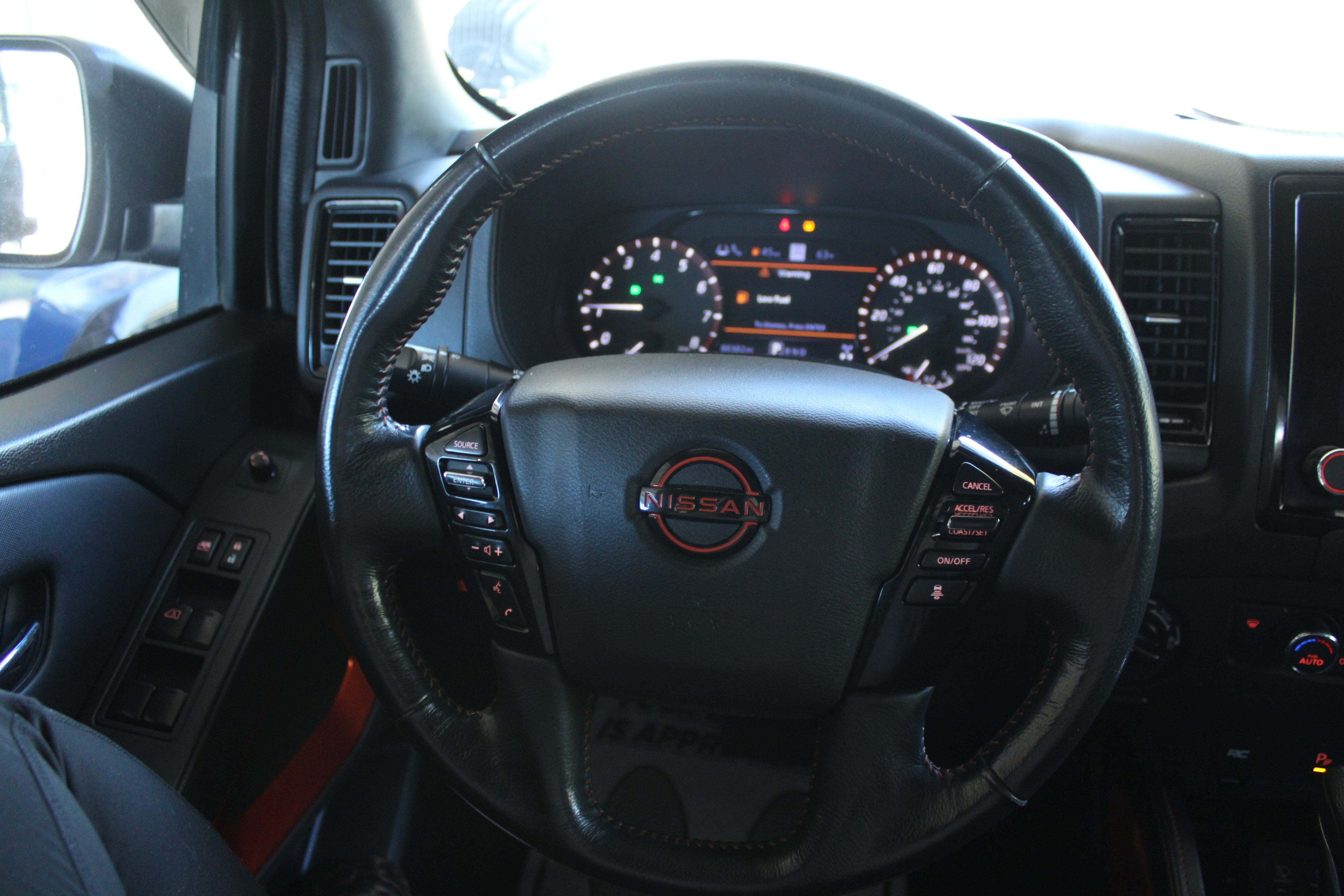 2023 Nissan Frontier PRO-4X - Image 4