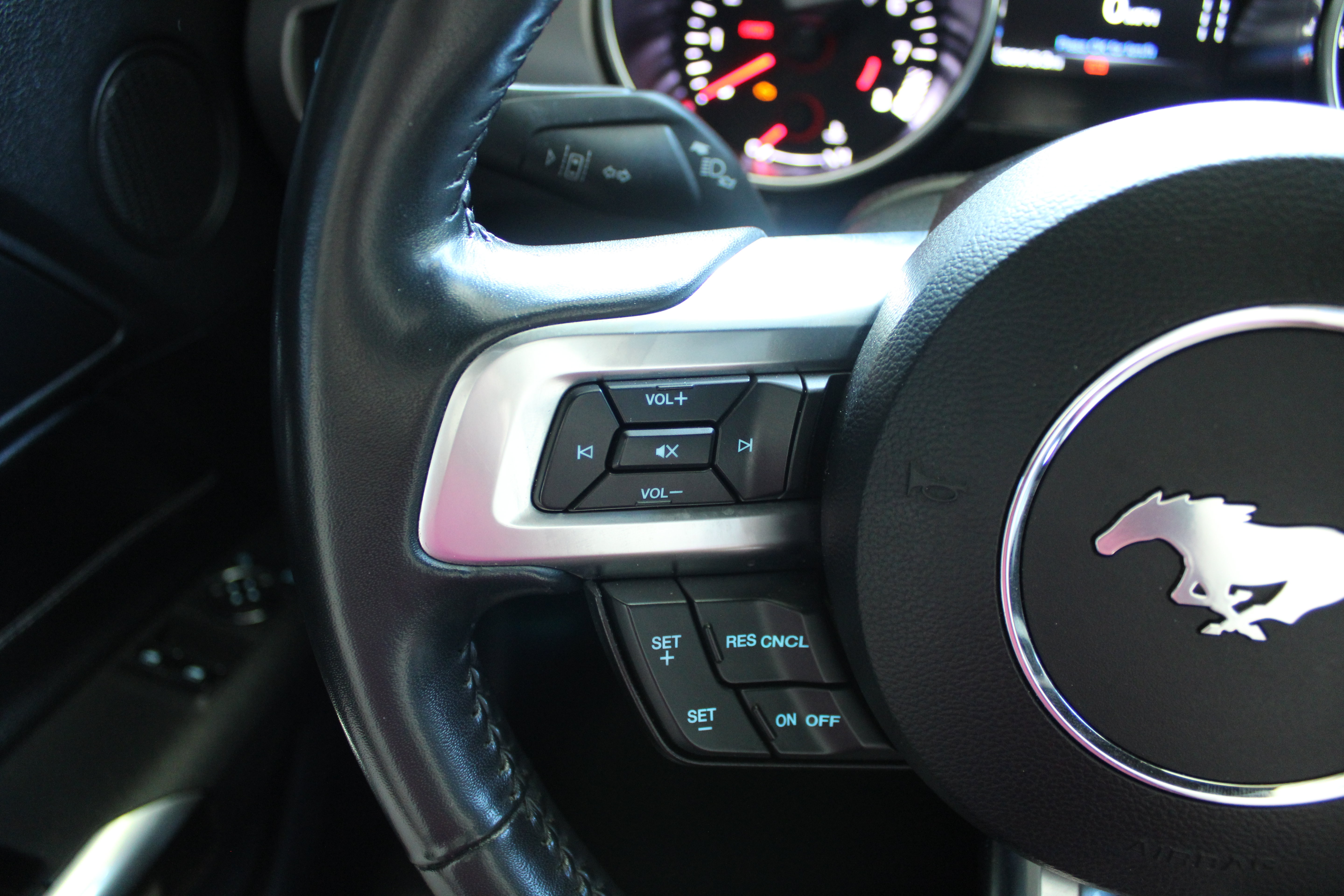 Photo 4 of 2021 Ford Mustang GT Premium
