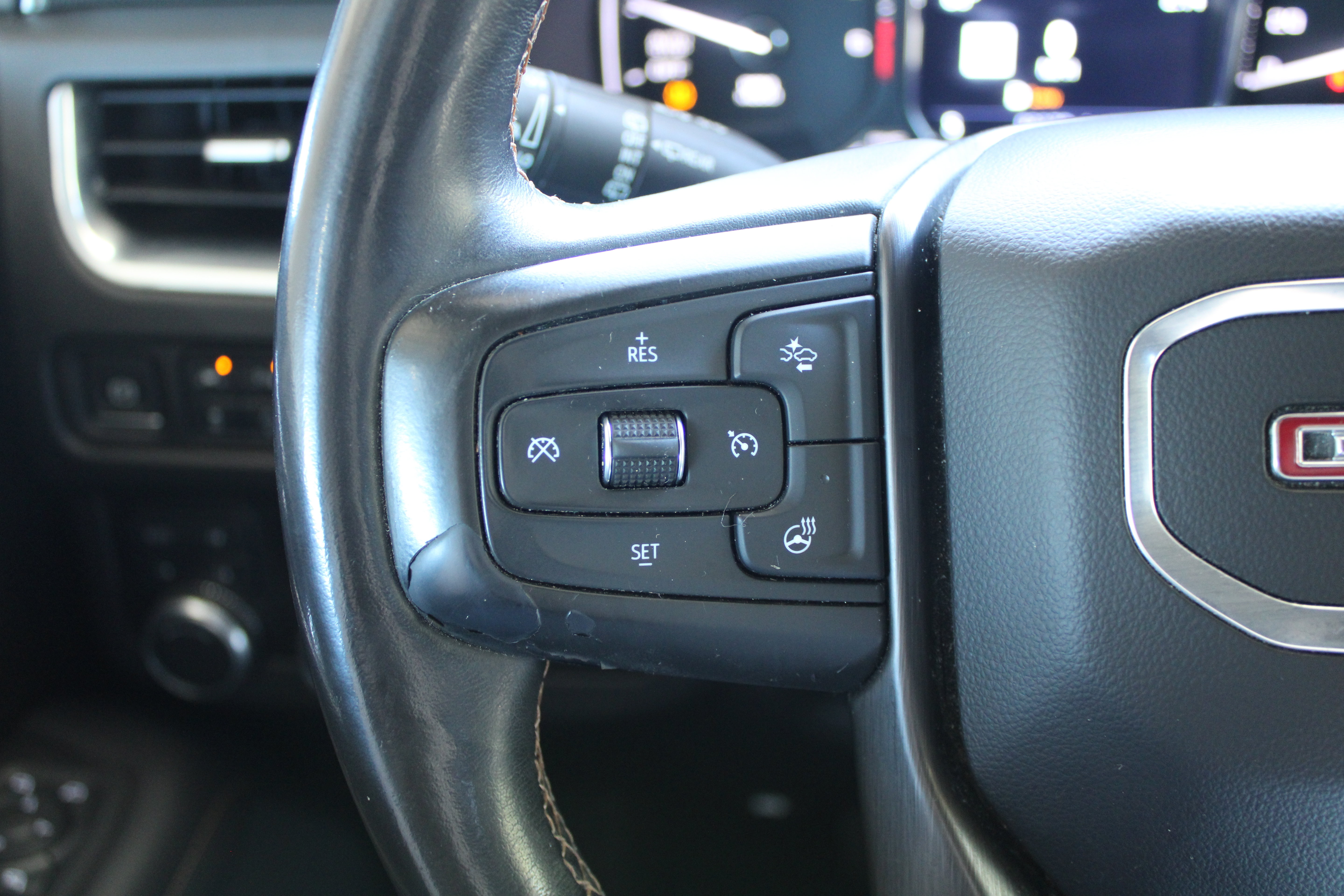 2021 GMC Yukon AT4 - Image 5