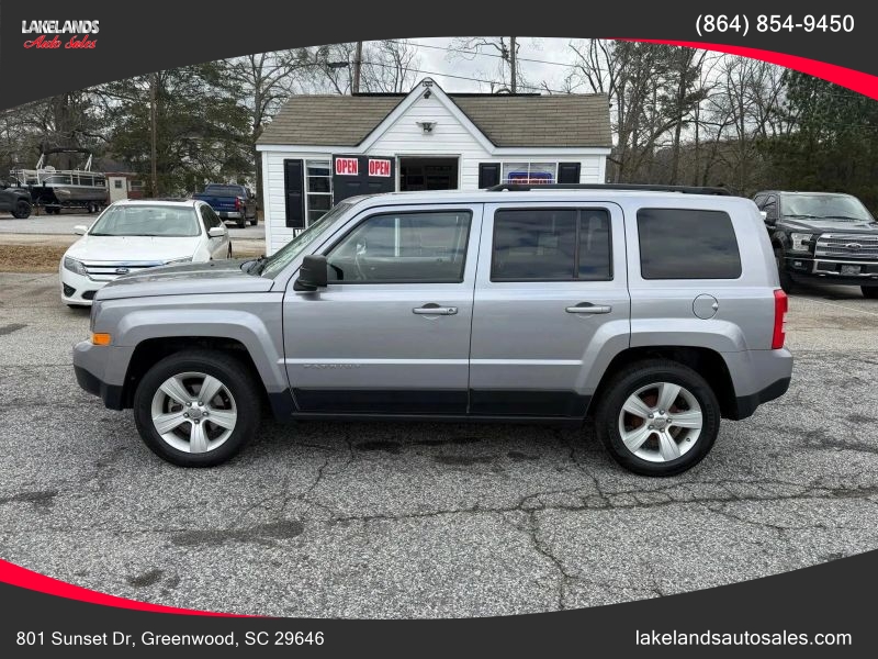 Photo 2 of 2015 Jeep Patriot Latitude