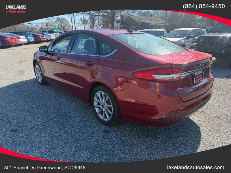 2017 Ford Fusion SE - Image 3