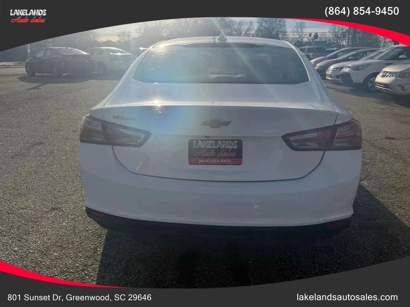 2022 Chevrolet Malibu LT - Image 4