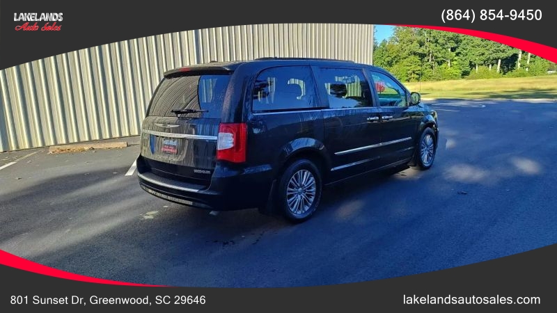 2016 Chrysler Town and Country Touring-L Anniversary Edition - Image 5