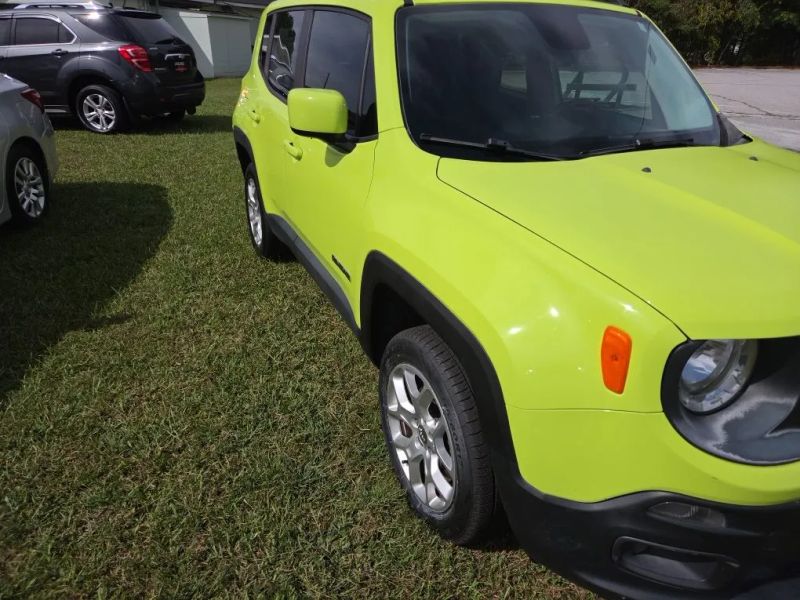 2017 Jeep Renegade Latitude - Image 4