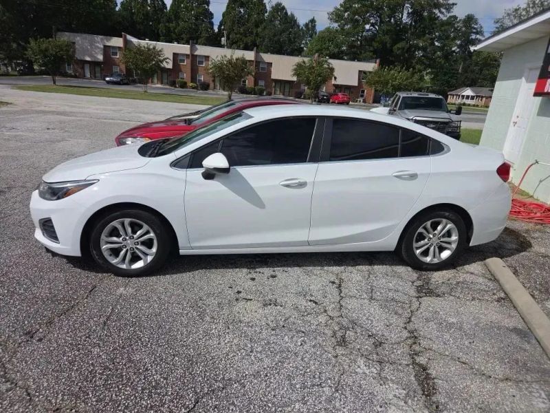 2019 Chevrolet Cruze LT - Main Image