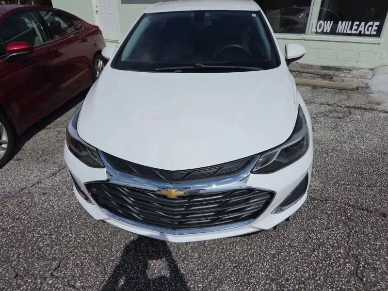 2019 Chevrolet Cruze LT - Image 3