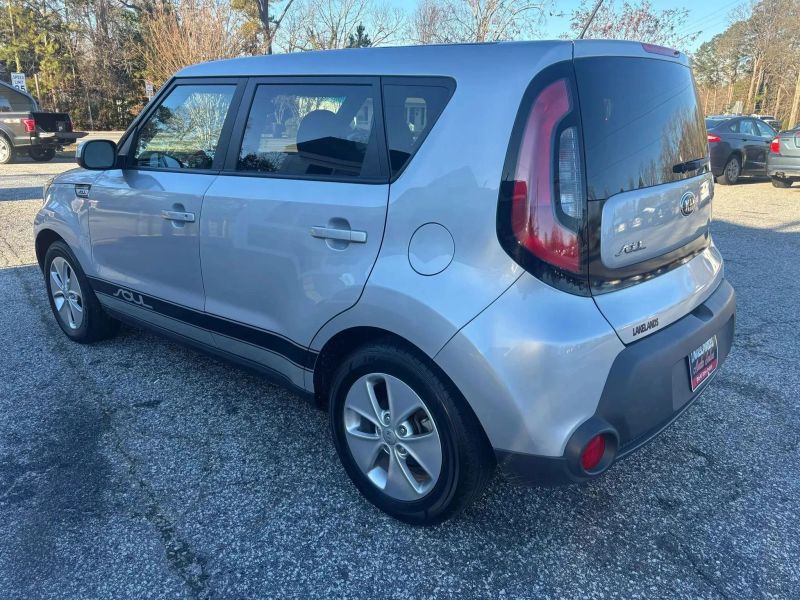 2016 Kia Soul Wagon 4D - Image 3