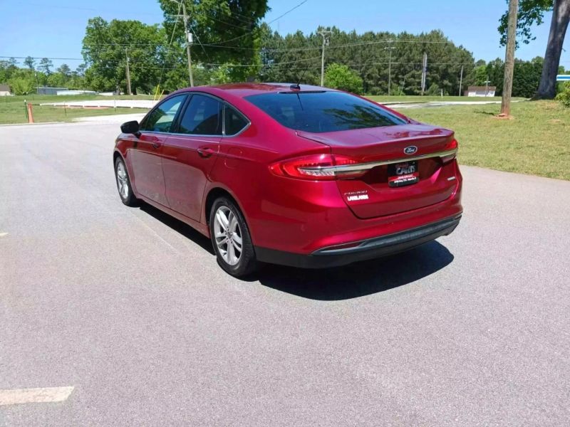 2018 Ford Fusion SE - Image 3