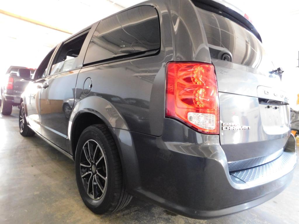 2018 Dodge Grand Caravan GT - Image 2