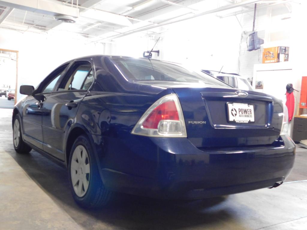 2009 Ford Fusion S - Image 2