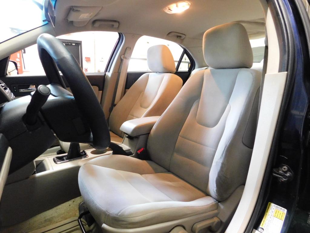 2009 Ford Fusion S - Image 4
